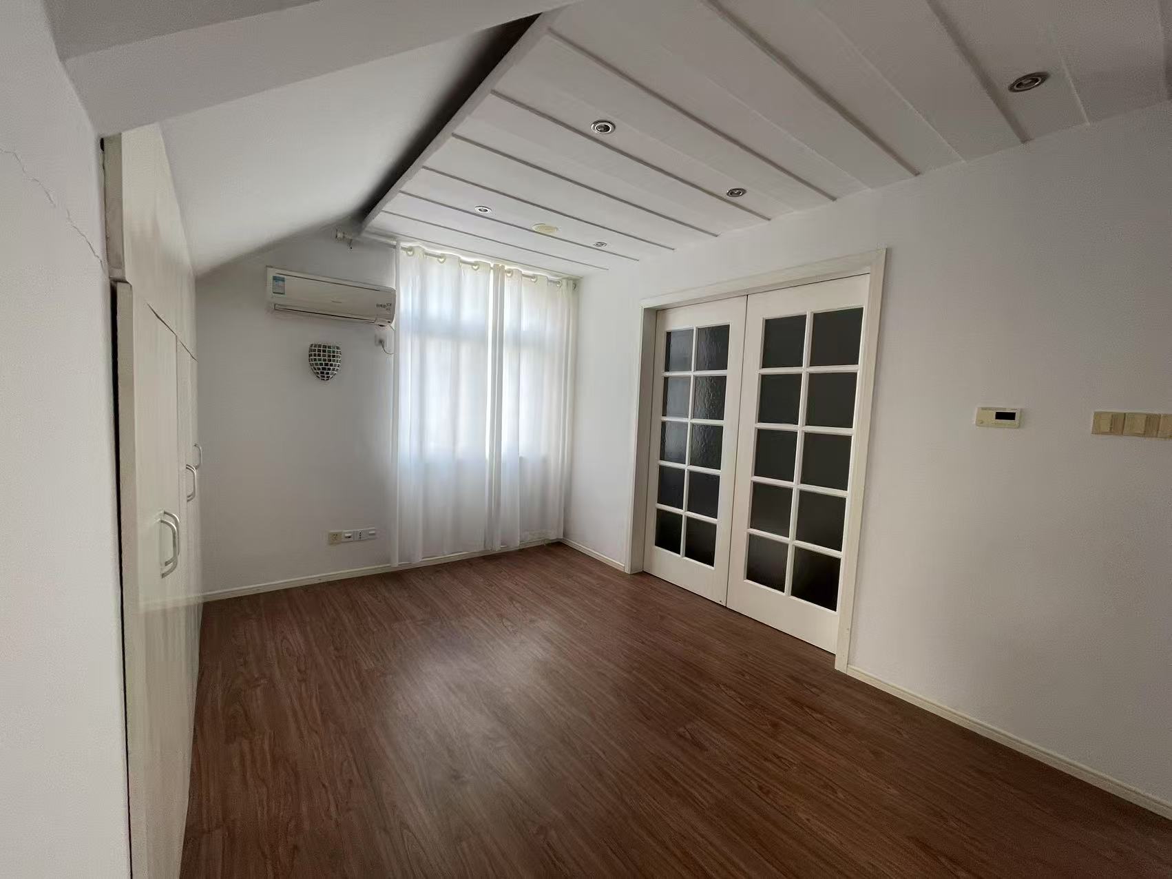 锦绣花园 3室1厅2卫 135m&sup2;