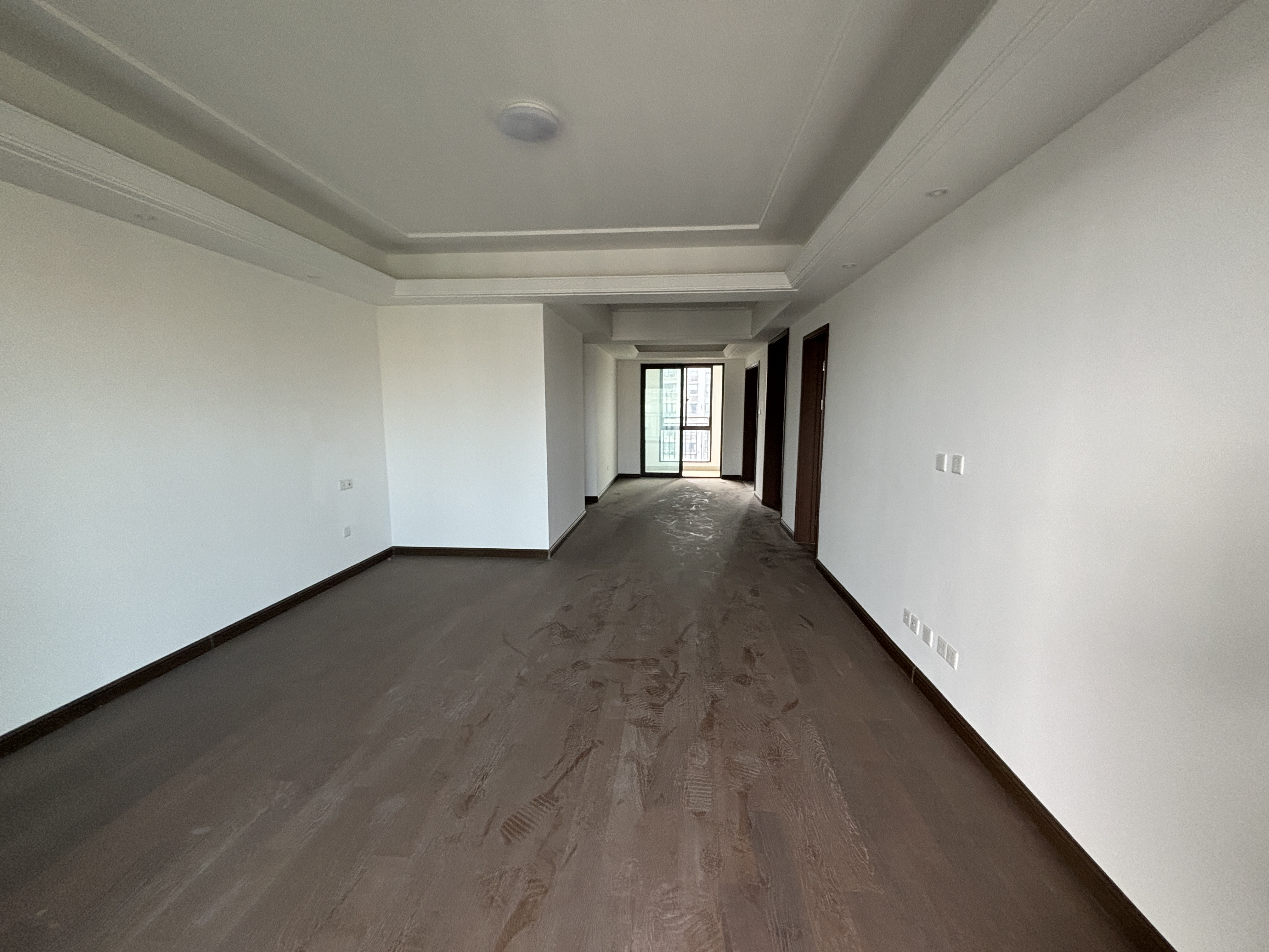 华强国际公馆 4室2厅2卫 143m²