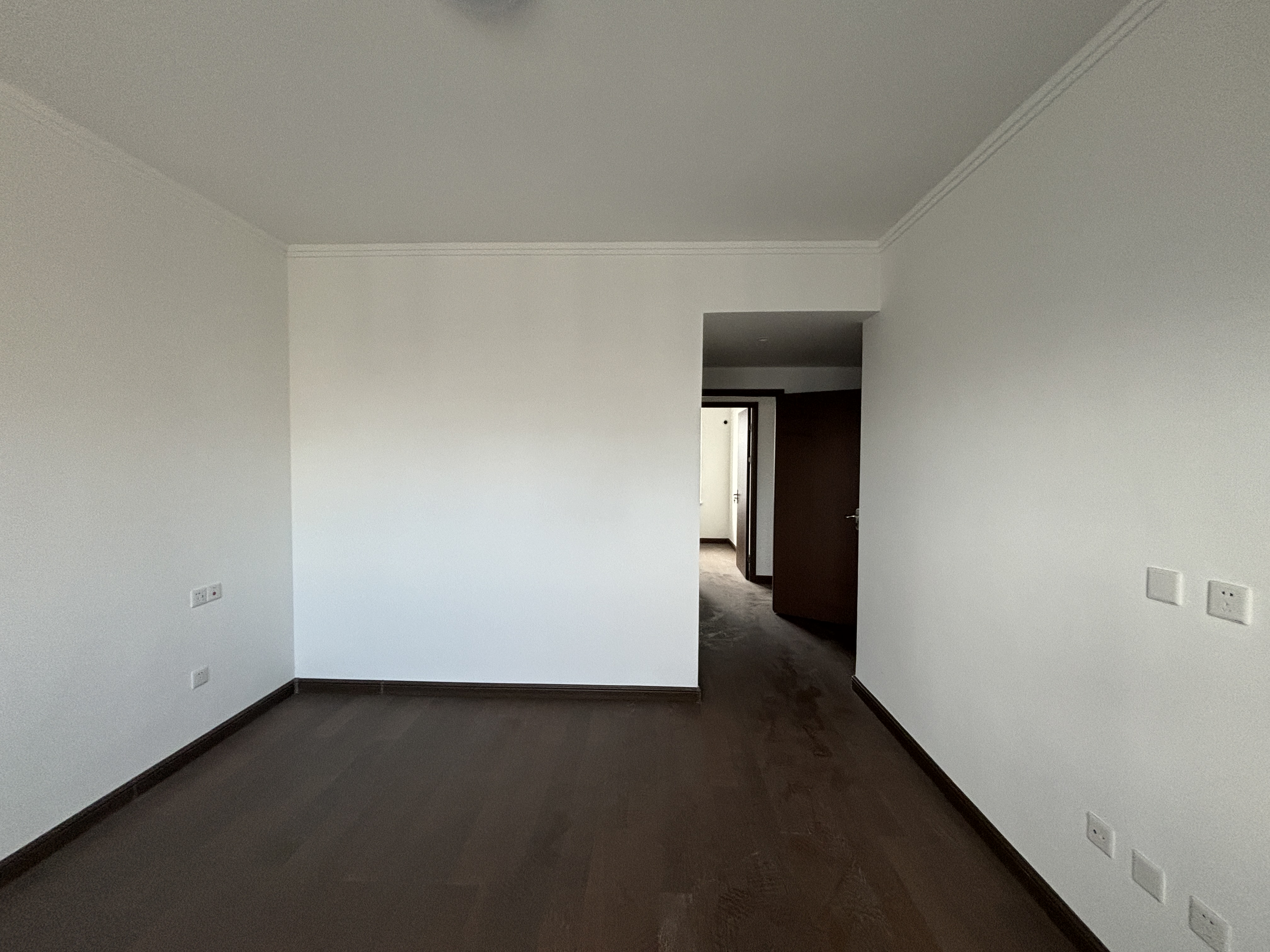 华强国际公馆 4室2厅2卫 143m&sup2;