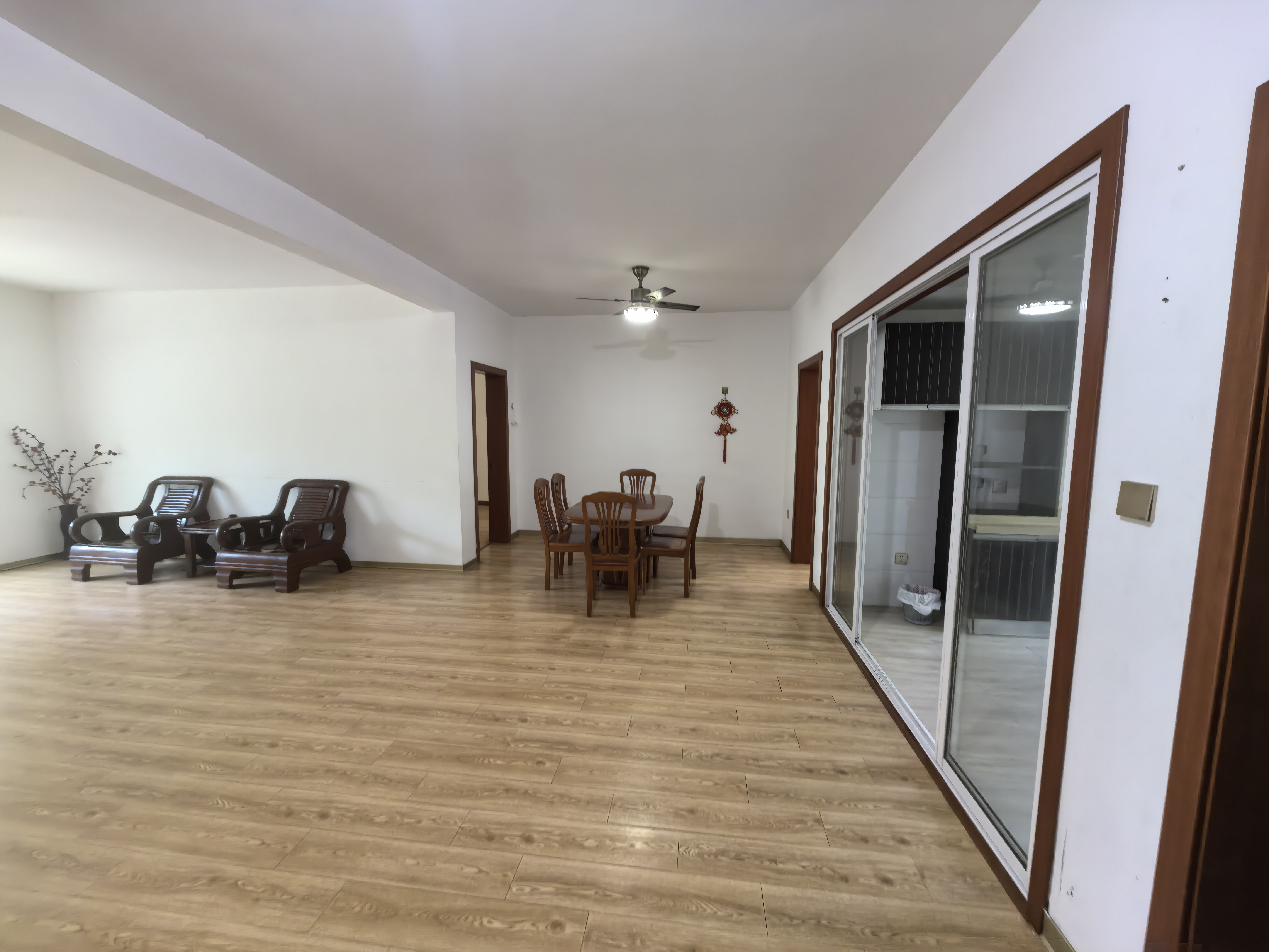 金霞南苑北区 3室2厅2卫 141.36m&sup2;