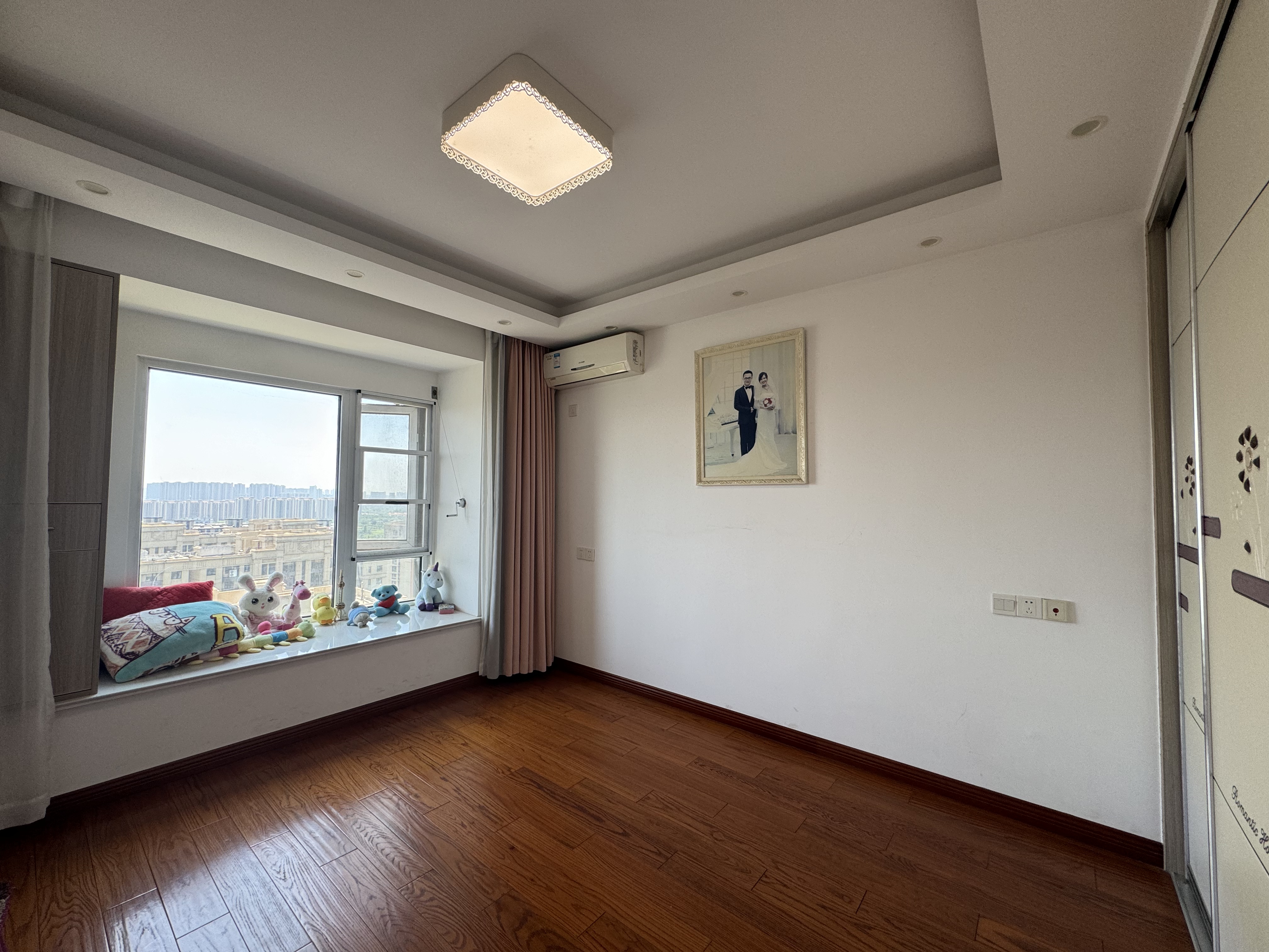 中海碧林湾 3室2厅1卫 97m&sup2;
