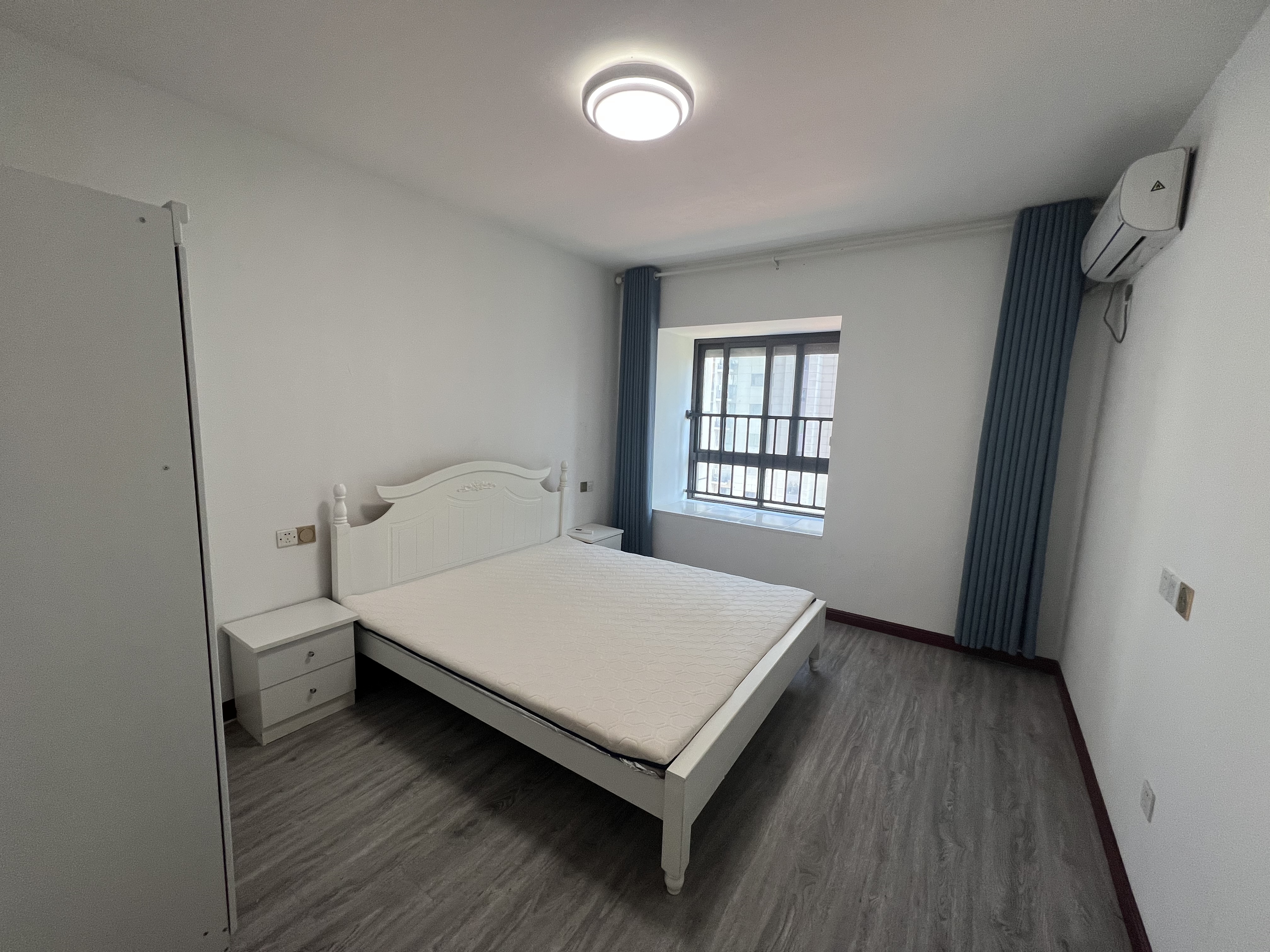 皇家花园北区 3室2厅2卫 118m&sup2;