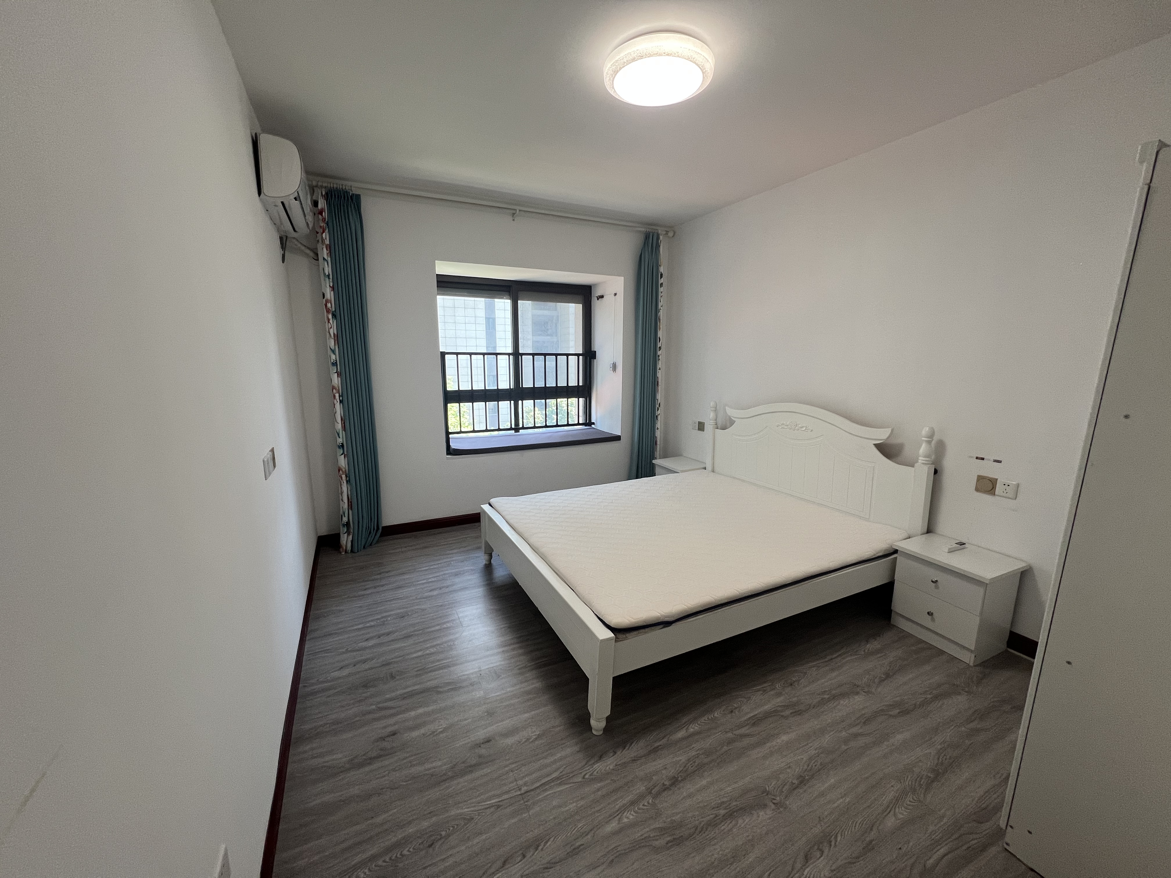 皇家花园北区 3室2厅2卫 118m&sup2;