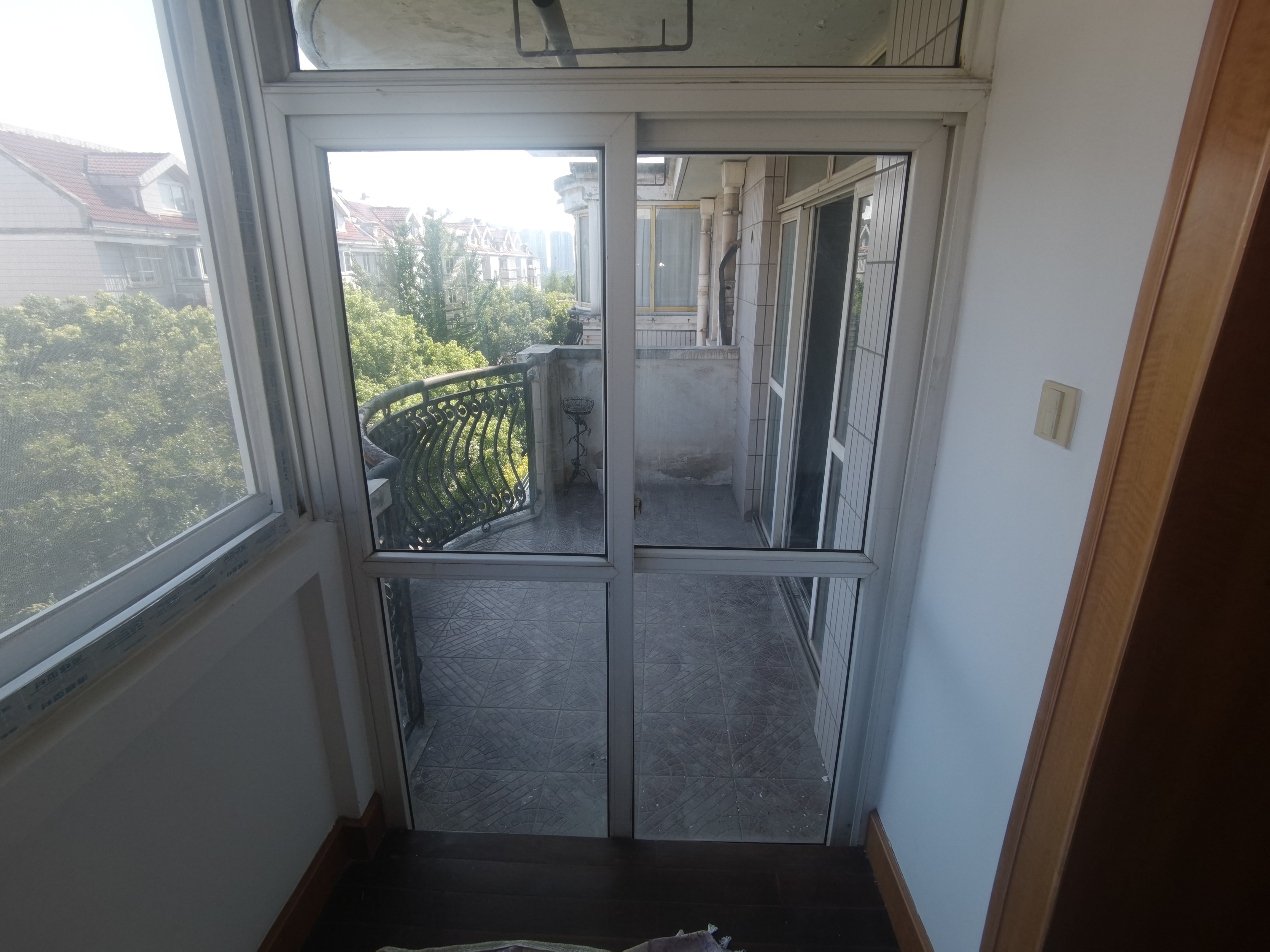 朝晖花园 4室3厅1卫 193.00m&sup2;