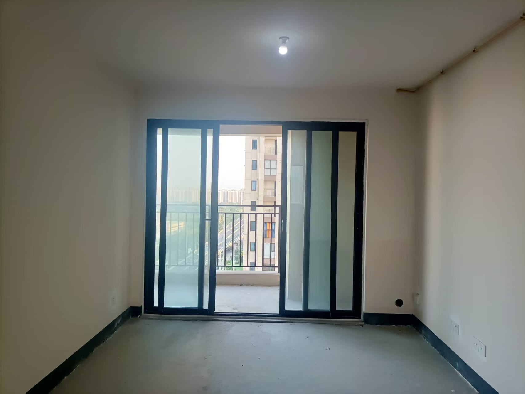绿地新里城 3室2厅2卫 106.8m&sup2;