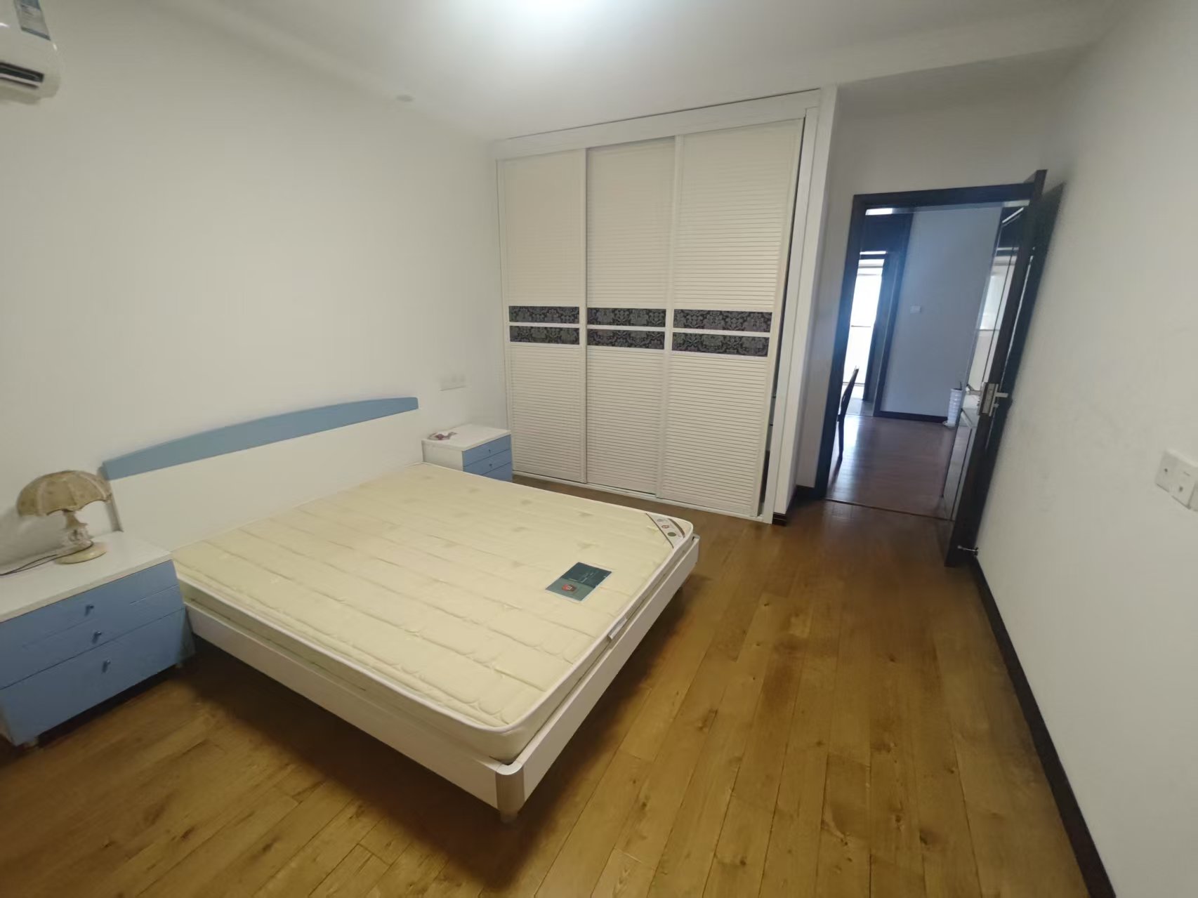 启秀南苑 3室2厅2卫 150m&sup2;
