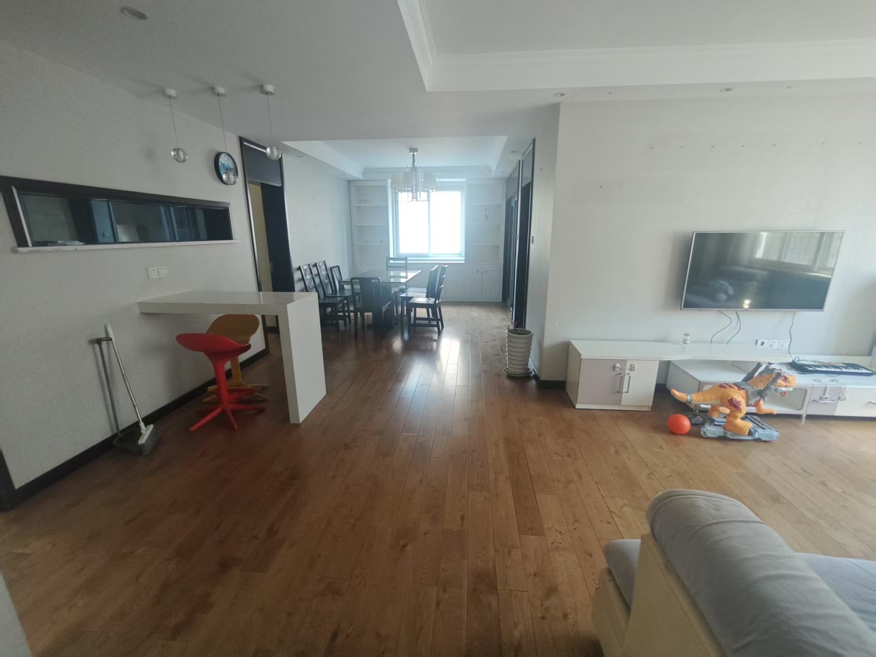 启秀南苑 3室2厅2卫 150m&sup2;