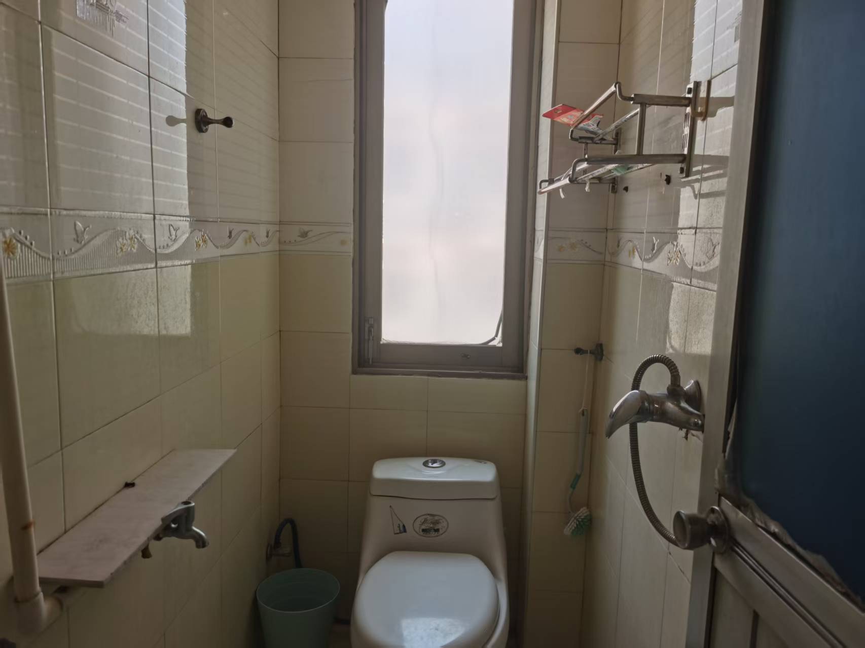 濠东路63号 3室1厅1卫 81.28m&sup2;