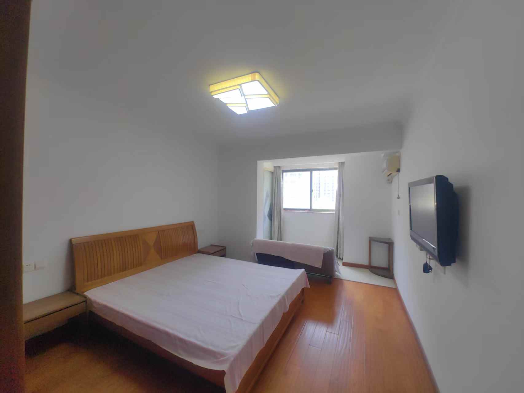 世濠花园 2室2厅1卫 112m&sup2;