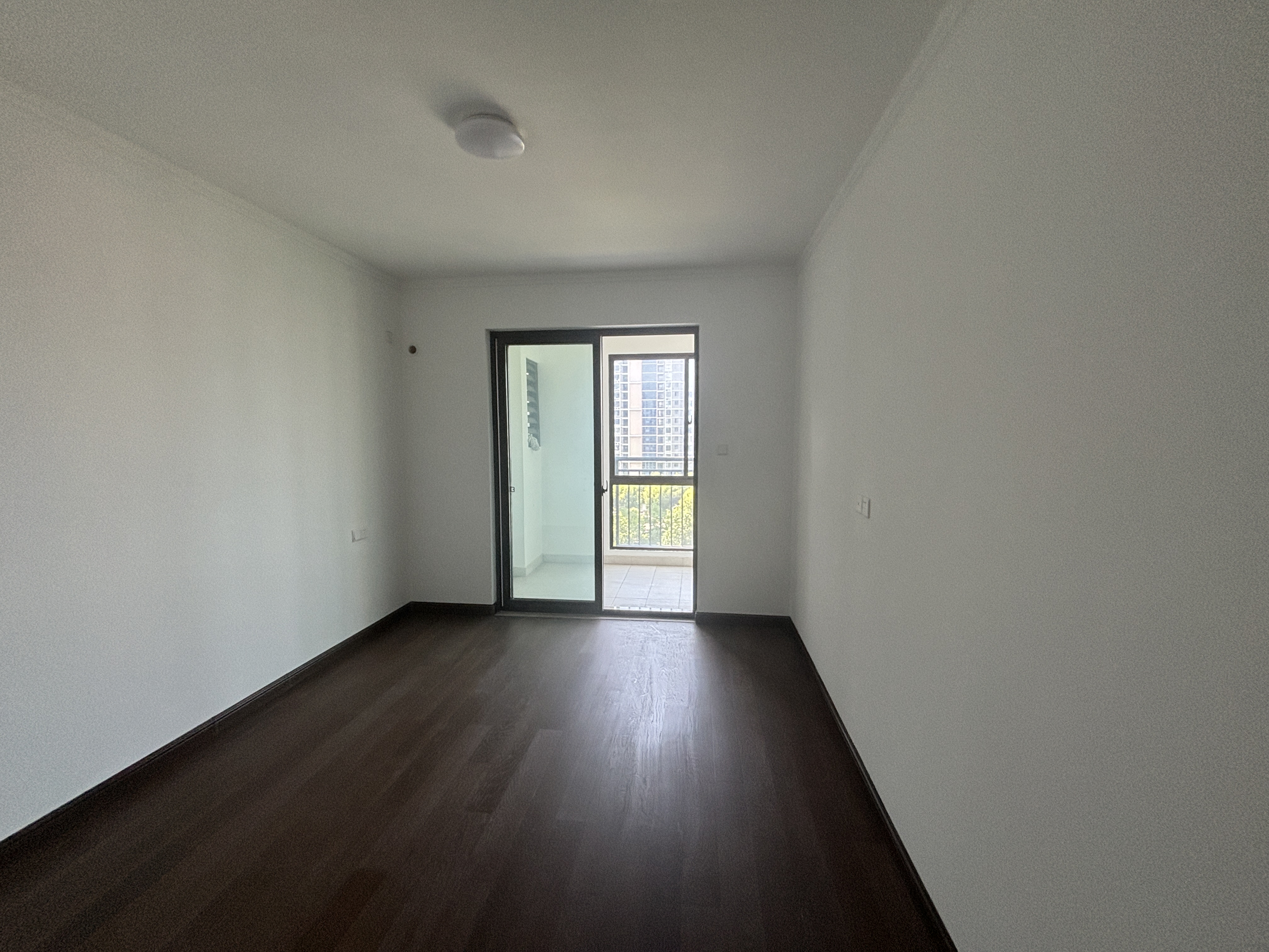 华强国际公馆 3室2厅2卫 144m&sup2;