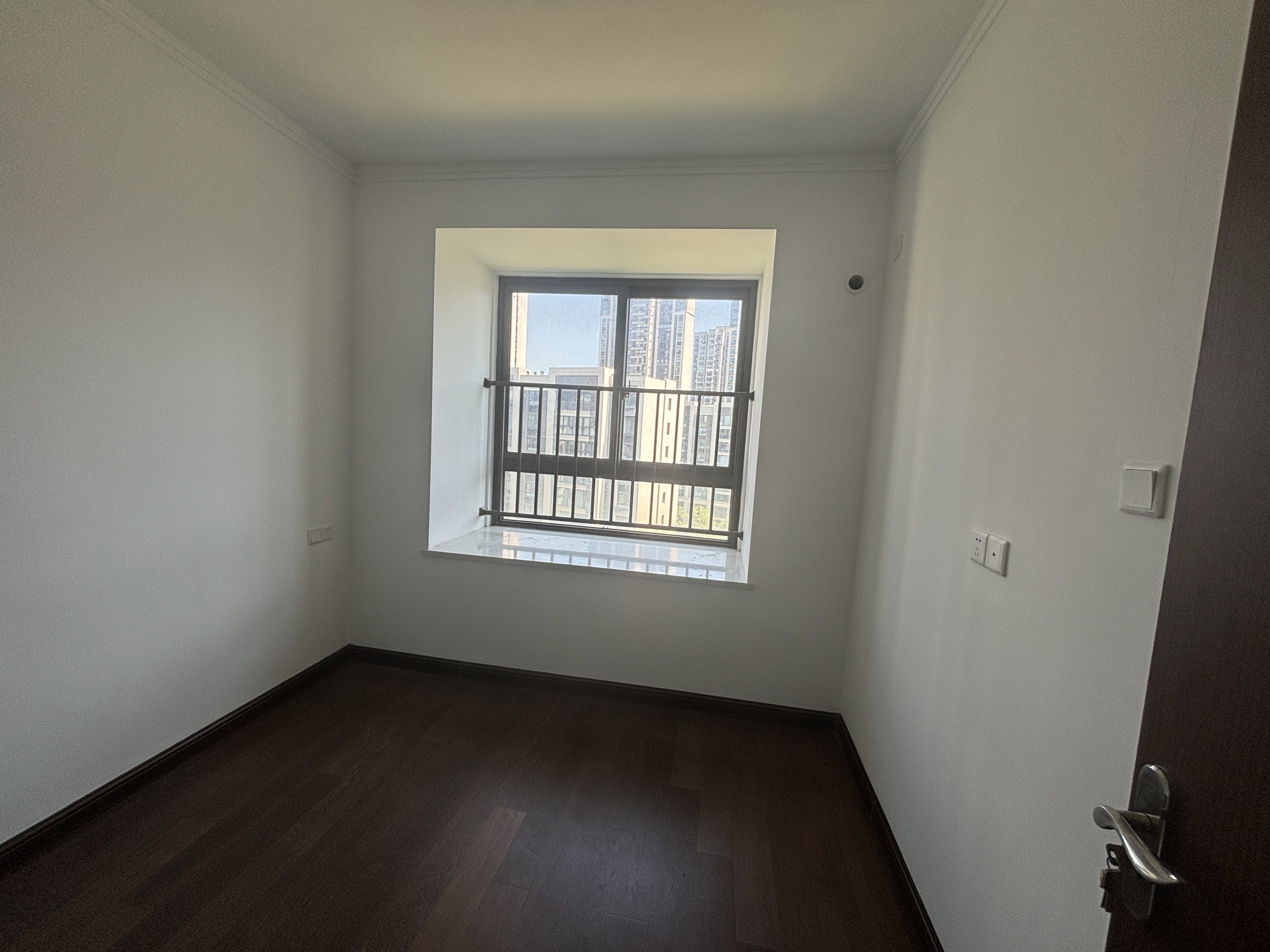 华强国际公馆 3室2厅2卫 144m&sup2;