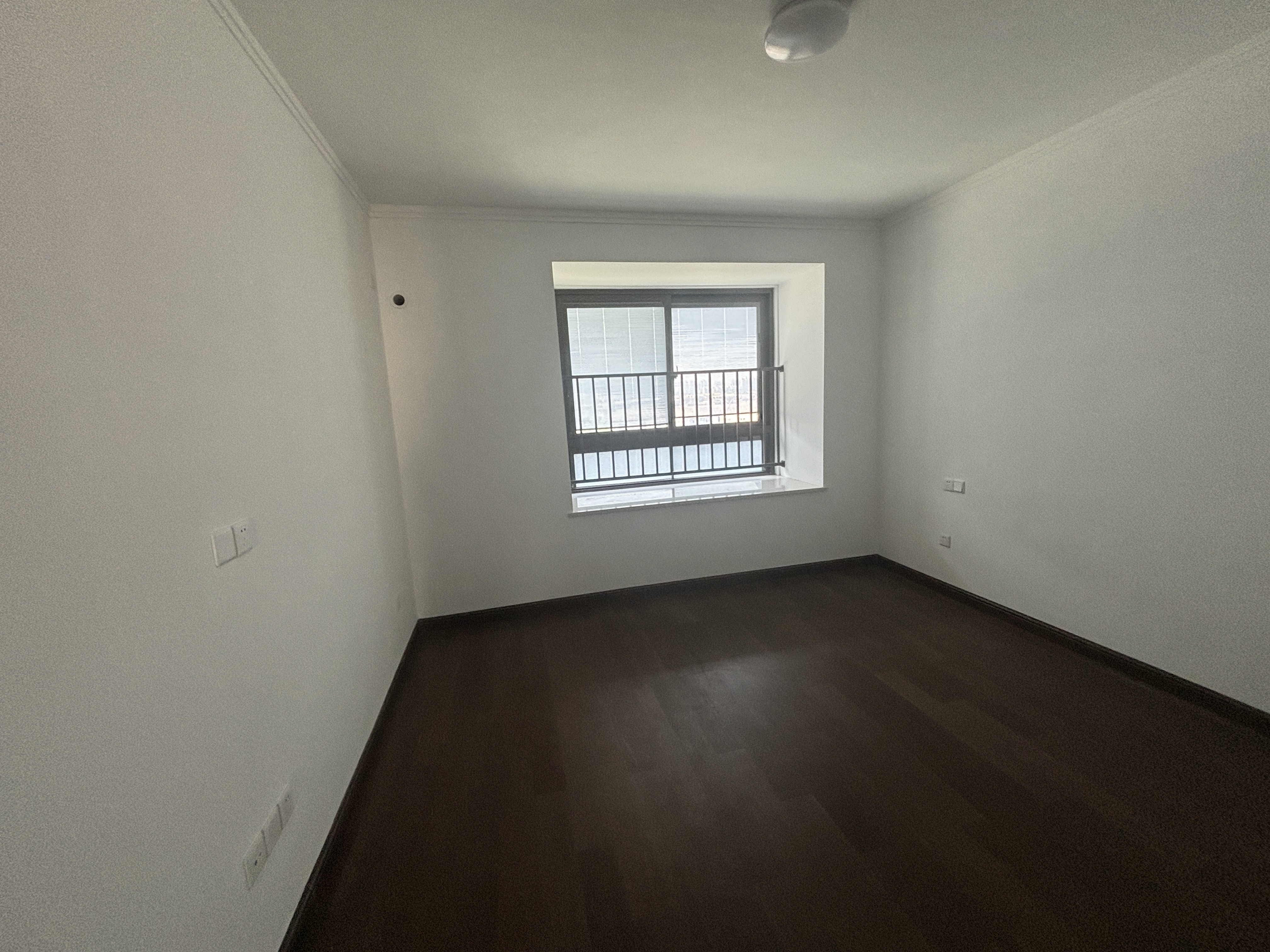华强国际公馆 3室2厅2卫 144m&sup2;