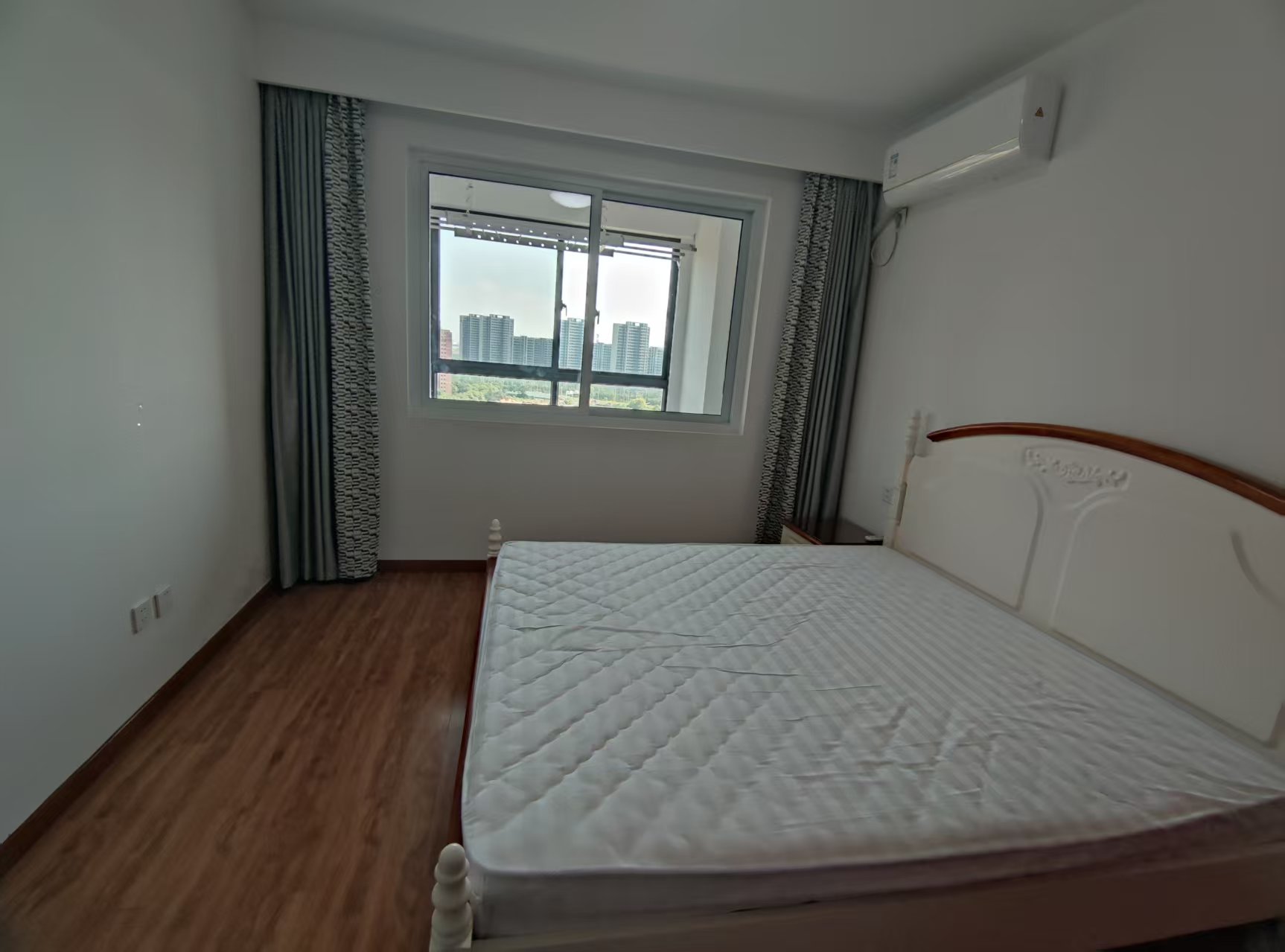 红星嘉苑 3室2厅2卫 138.00m&sup2;