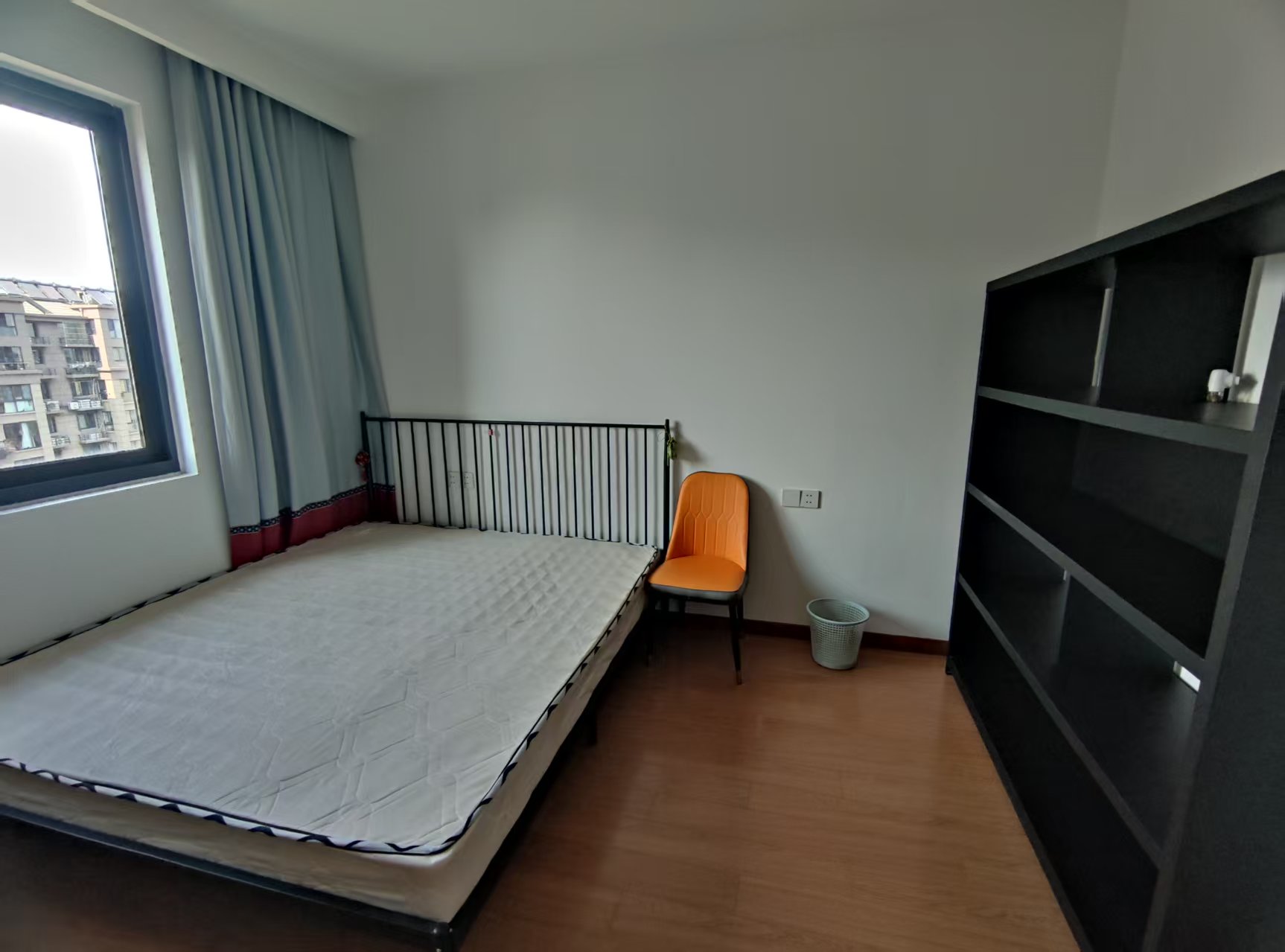 红星嘉苑 3室2厅2卫 138.00m&sup2;