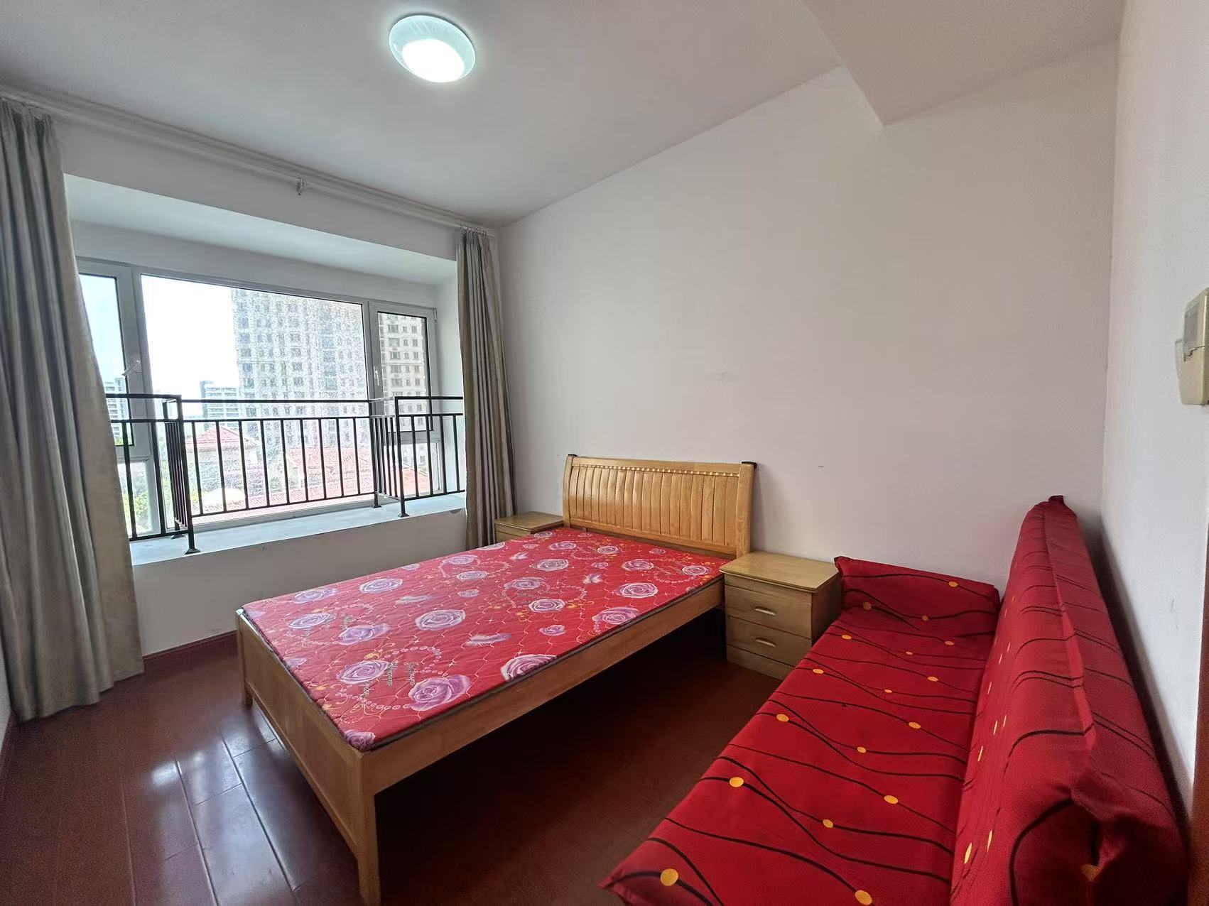 中南世纪花城三期 3室2厅1卫 94m&sup2;