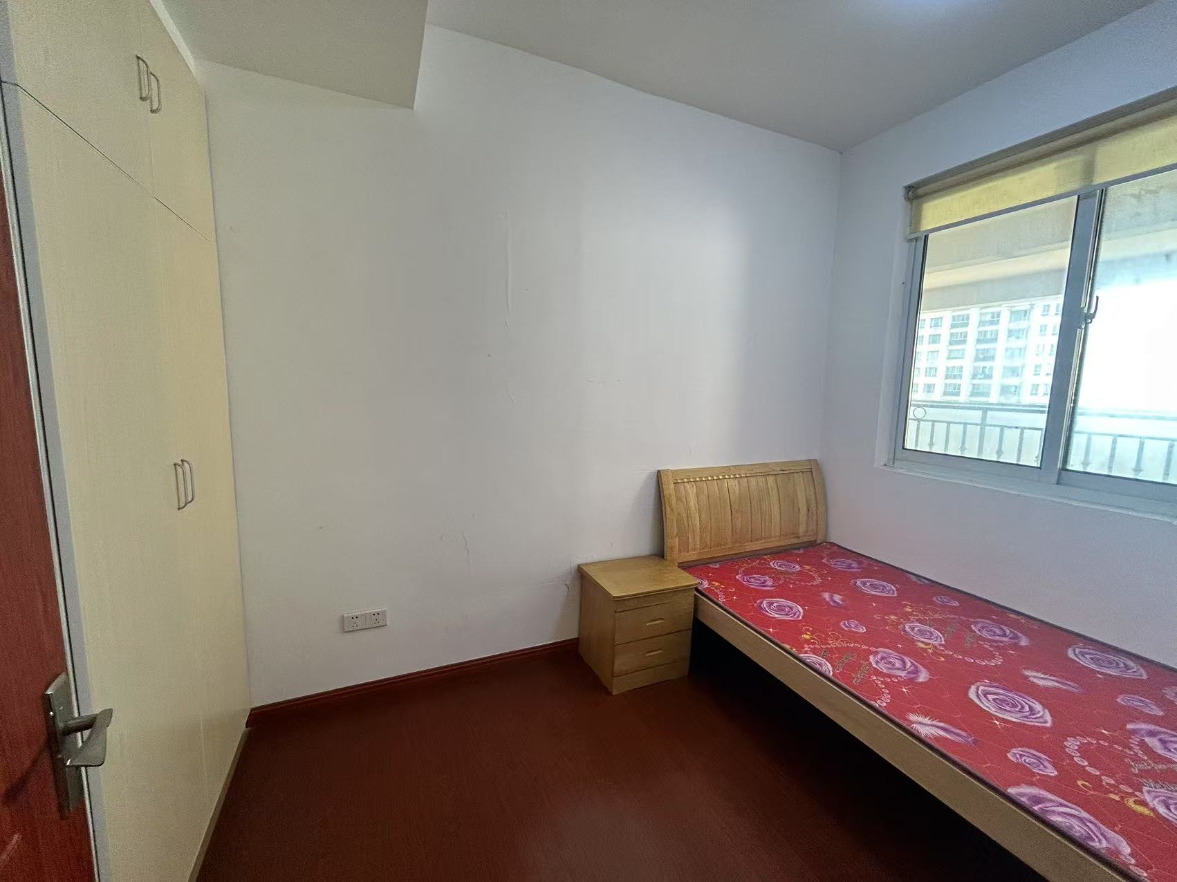 中南世纪花城三期 3室2厅1卫 94m&sup2;
