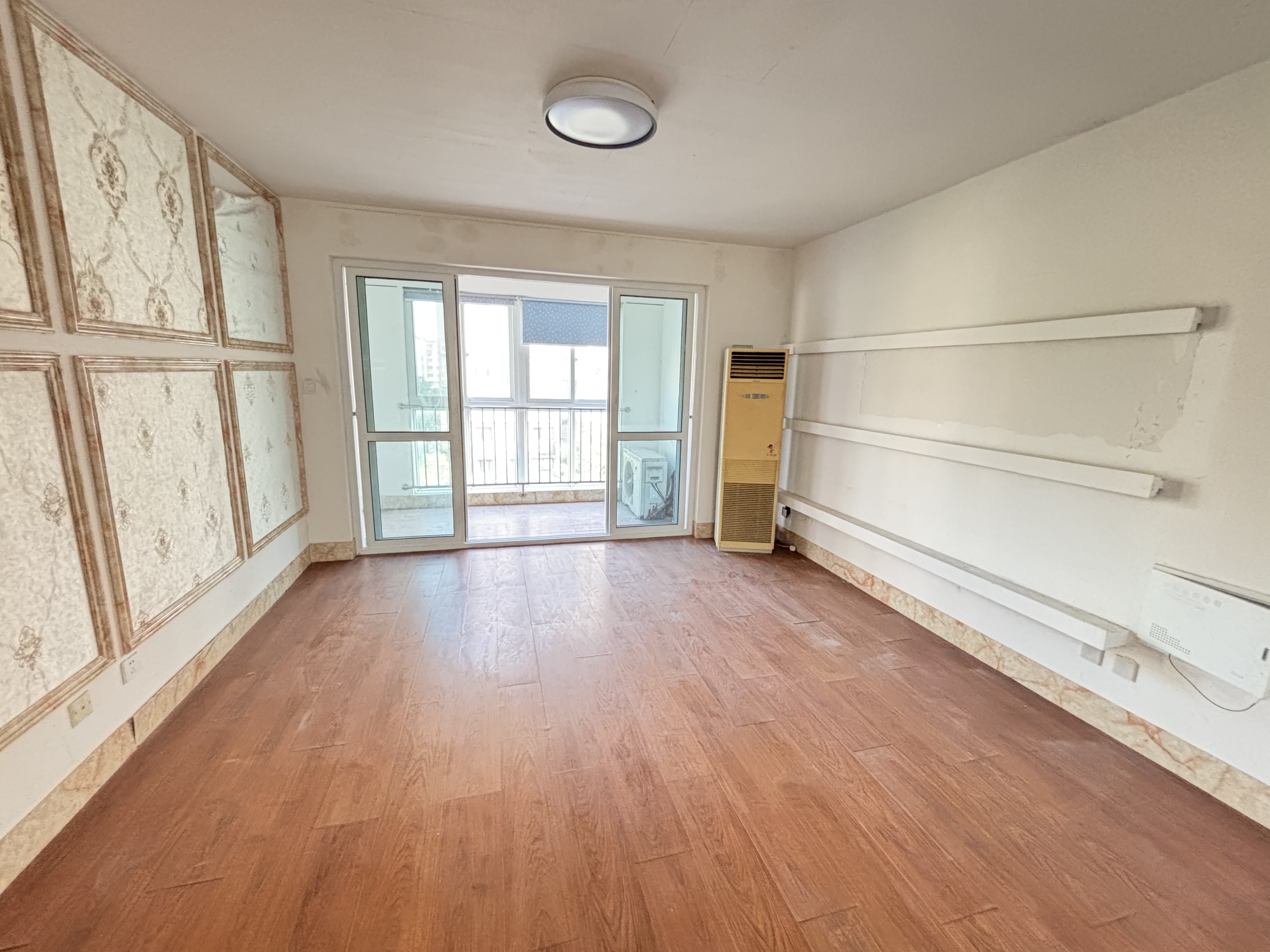 锦城苑 3室2厅1卫 145m&sup2;