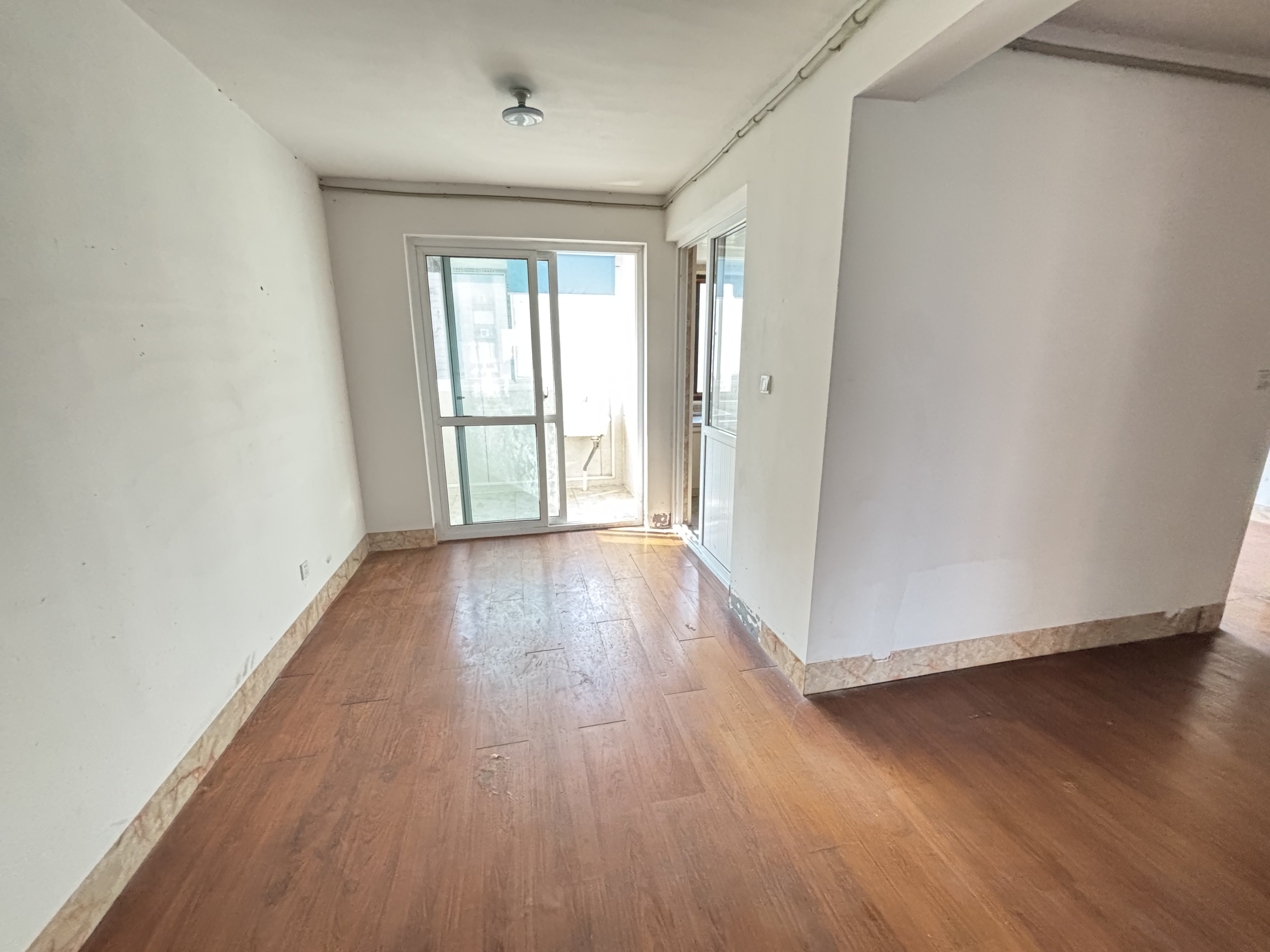 锦城苑 3室2厅1卫 145m&sup2;