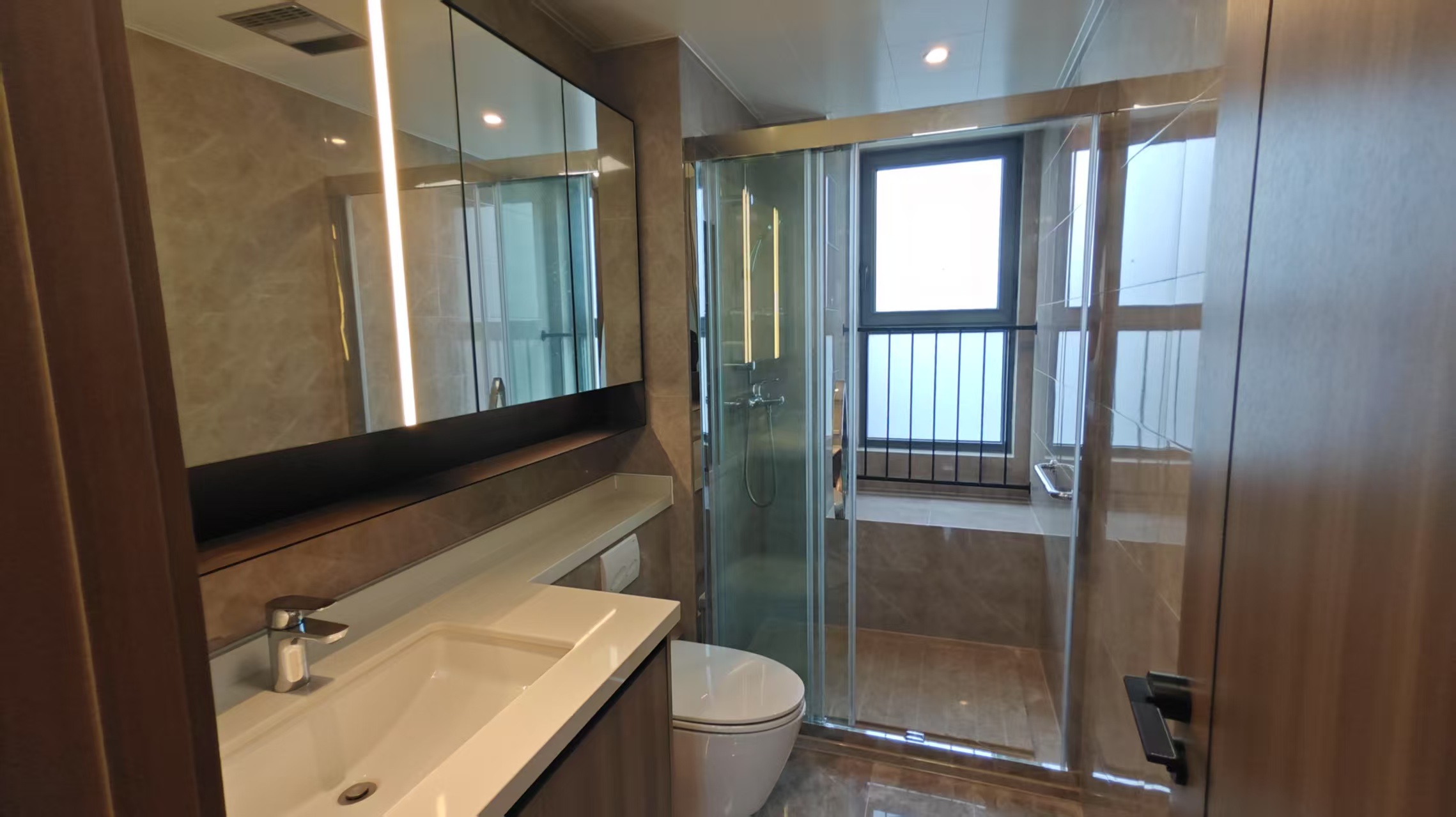 北纬31度 3室2厅2卫 110m&sup2;