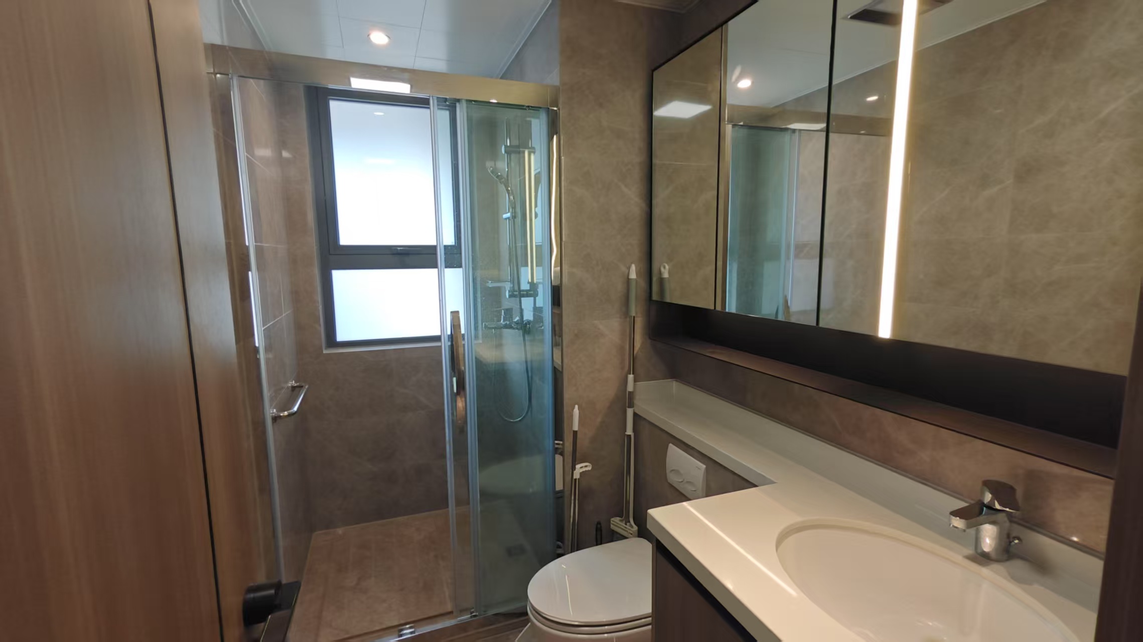 北纬31度 3室2厅2卫 110m&sup2;