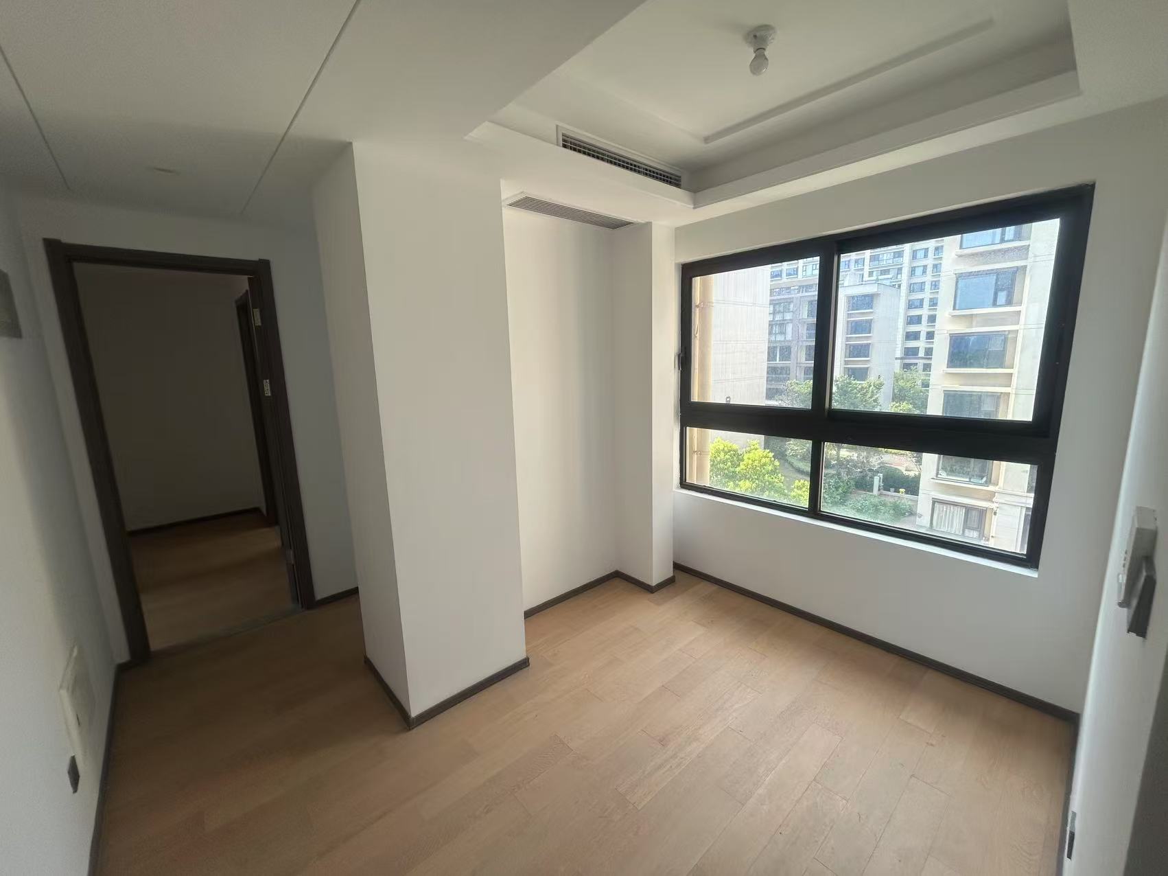 春风南岸西园 5室2厅3卫 167m&sup2;