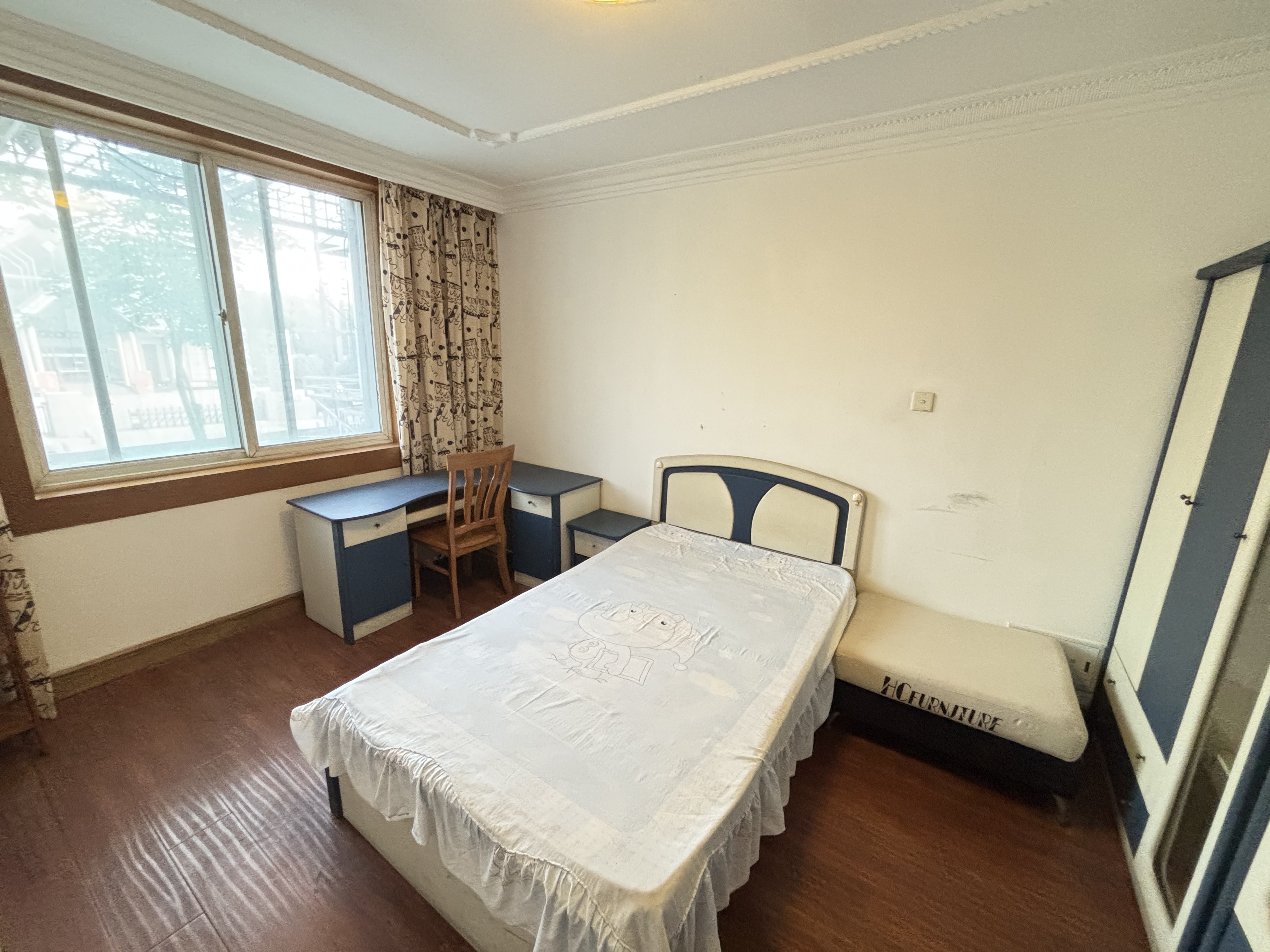华侨花苑 3室2厅1卫 132m&sup2;