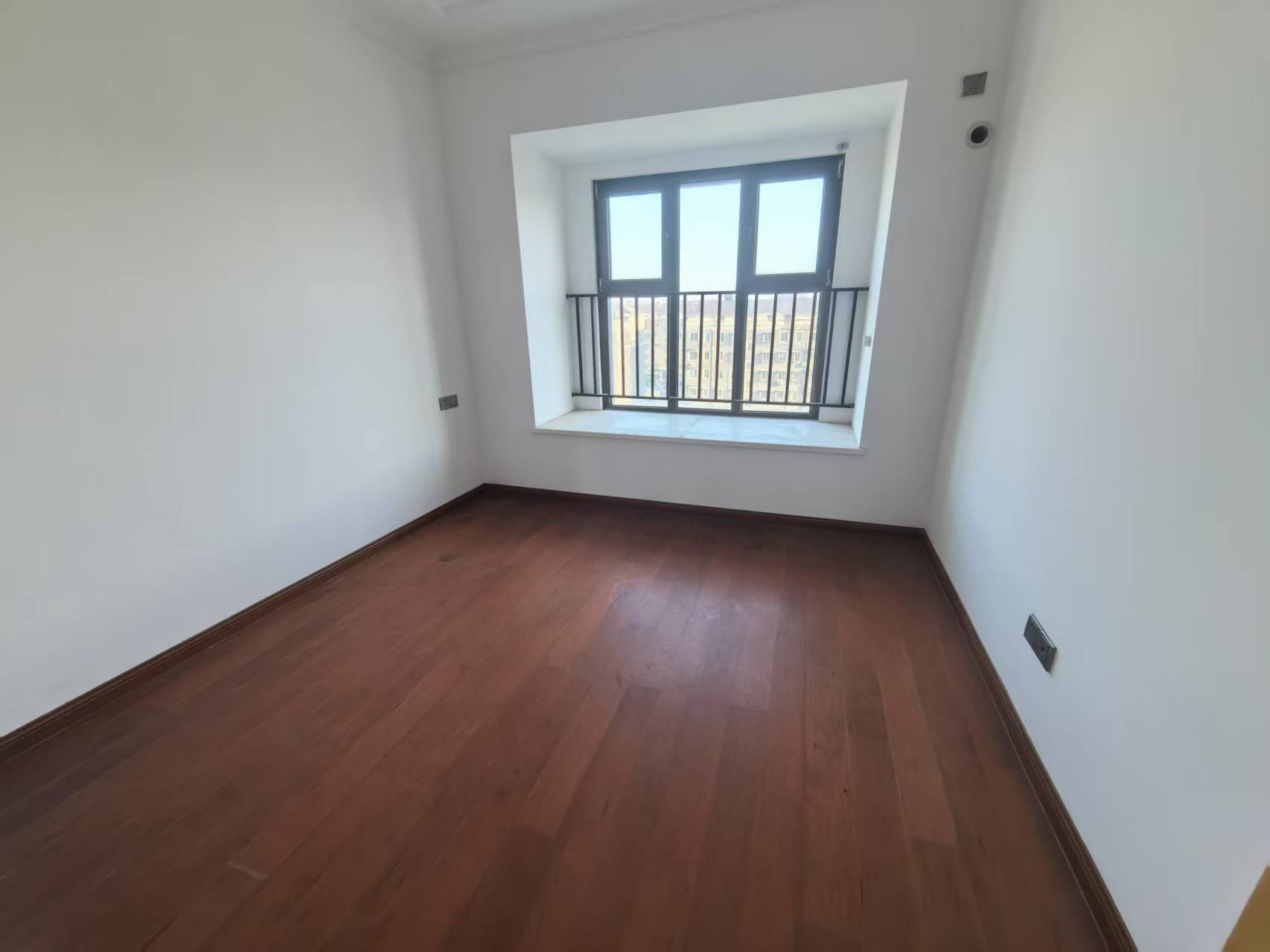 富力院士廷 4室2厅2卫 143m&sup2;