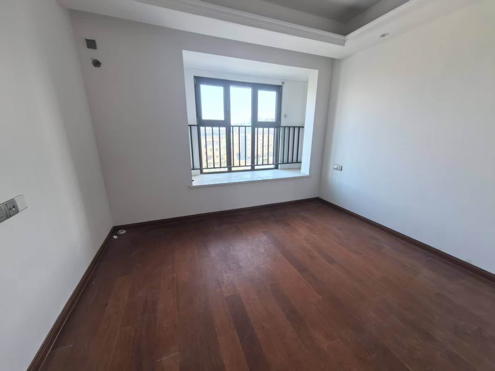富力院士廷 4室2厅2卫 143m&sup2;