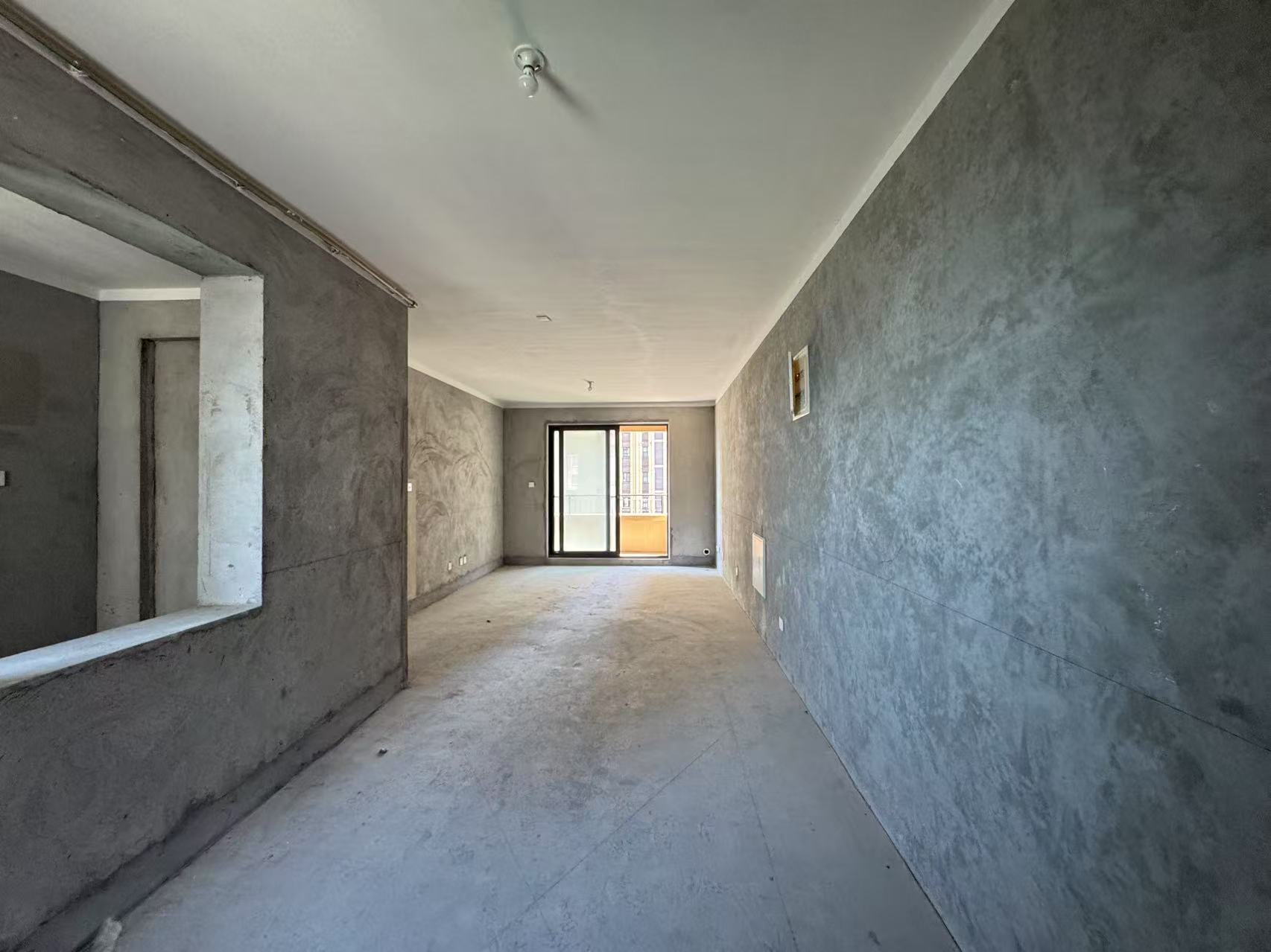 保利香槟国际 3室2厅2卫 121.53m²