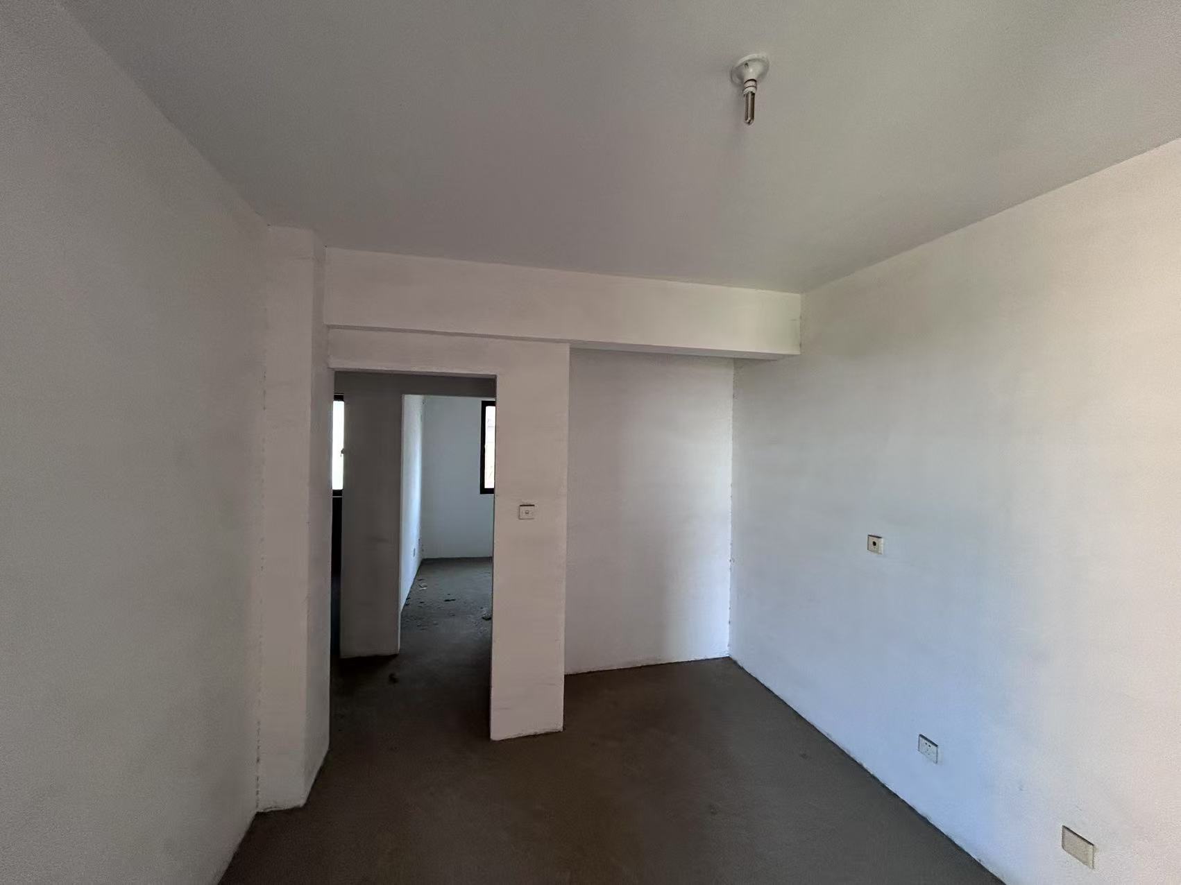 华强城一期 3室2厅1卫 101m&sup2;