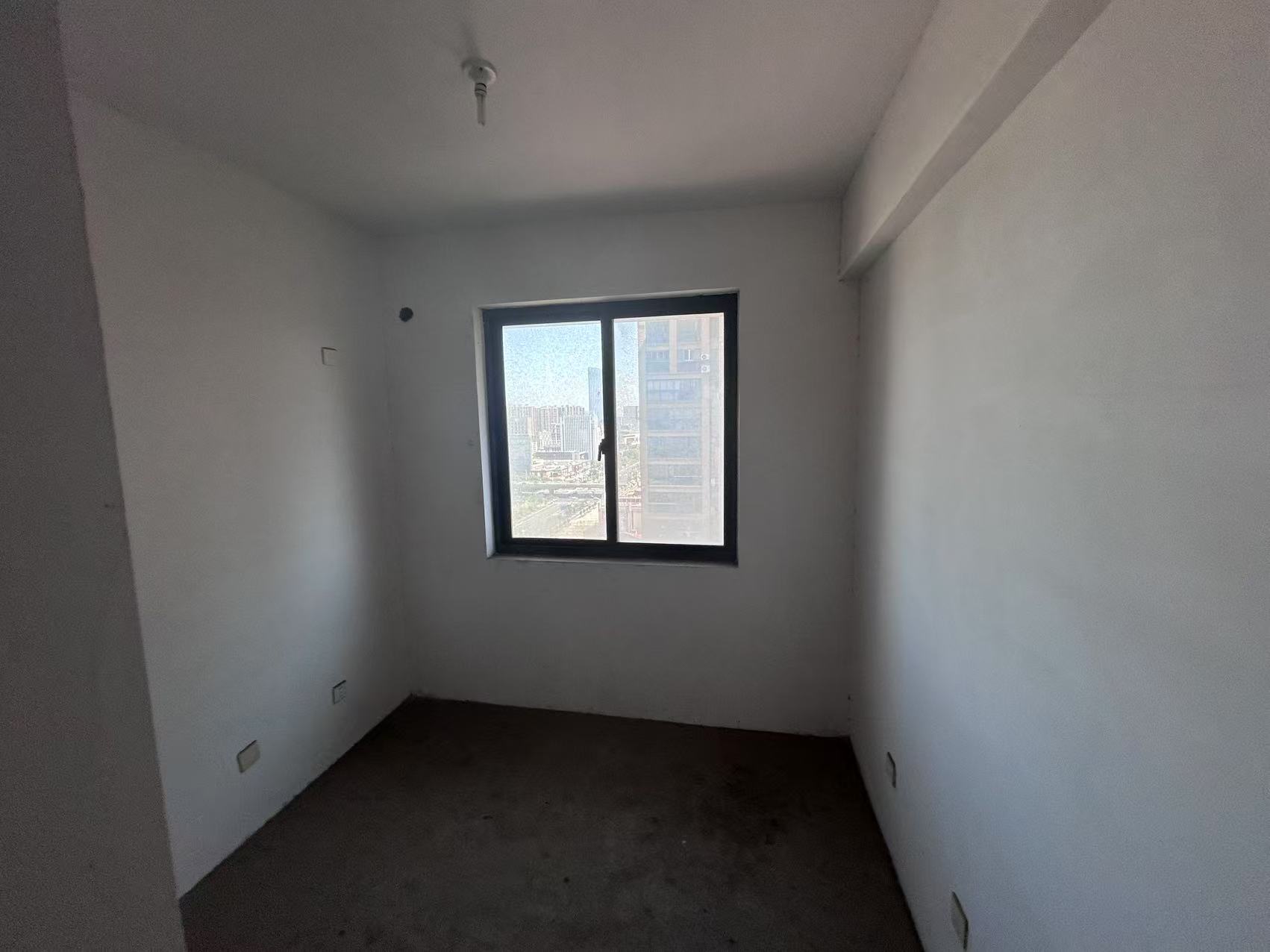 华强城一期 3室2厅1卫 101m&sup2;