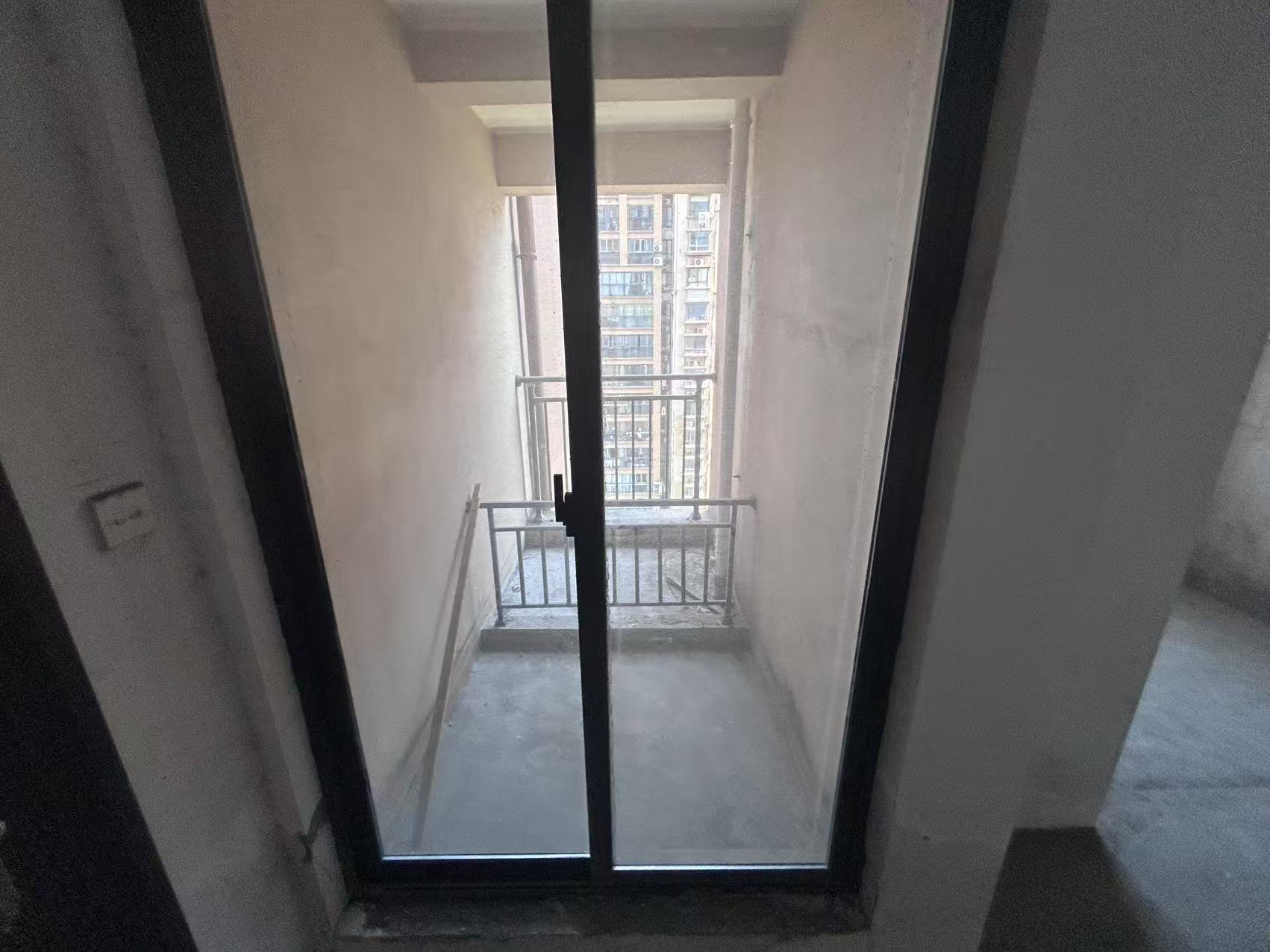 华强城一期 3室2厅1卫 101m&sup2;