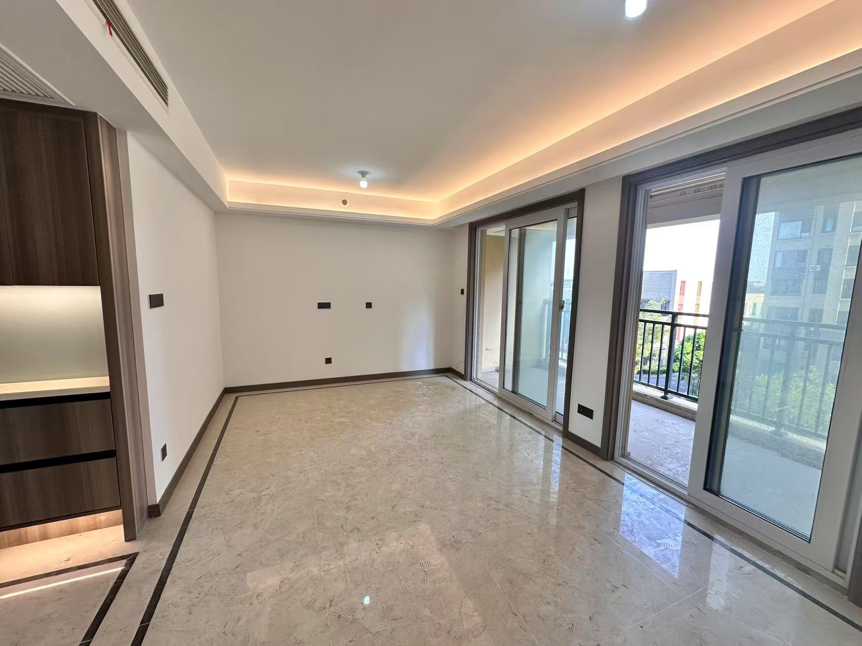 世茂云锦(九龙庭广场) 3室2厅1卫 92.85m²