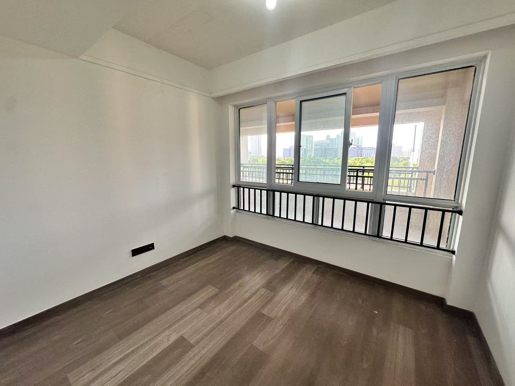 世茂云锦(九龙庭广场) 3室2厅1卫 92.85m&sup2;