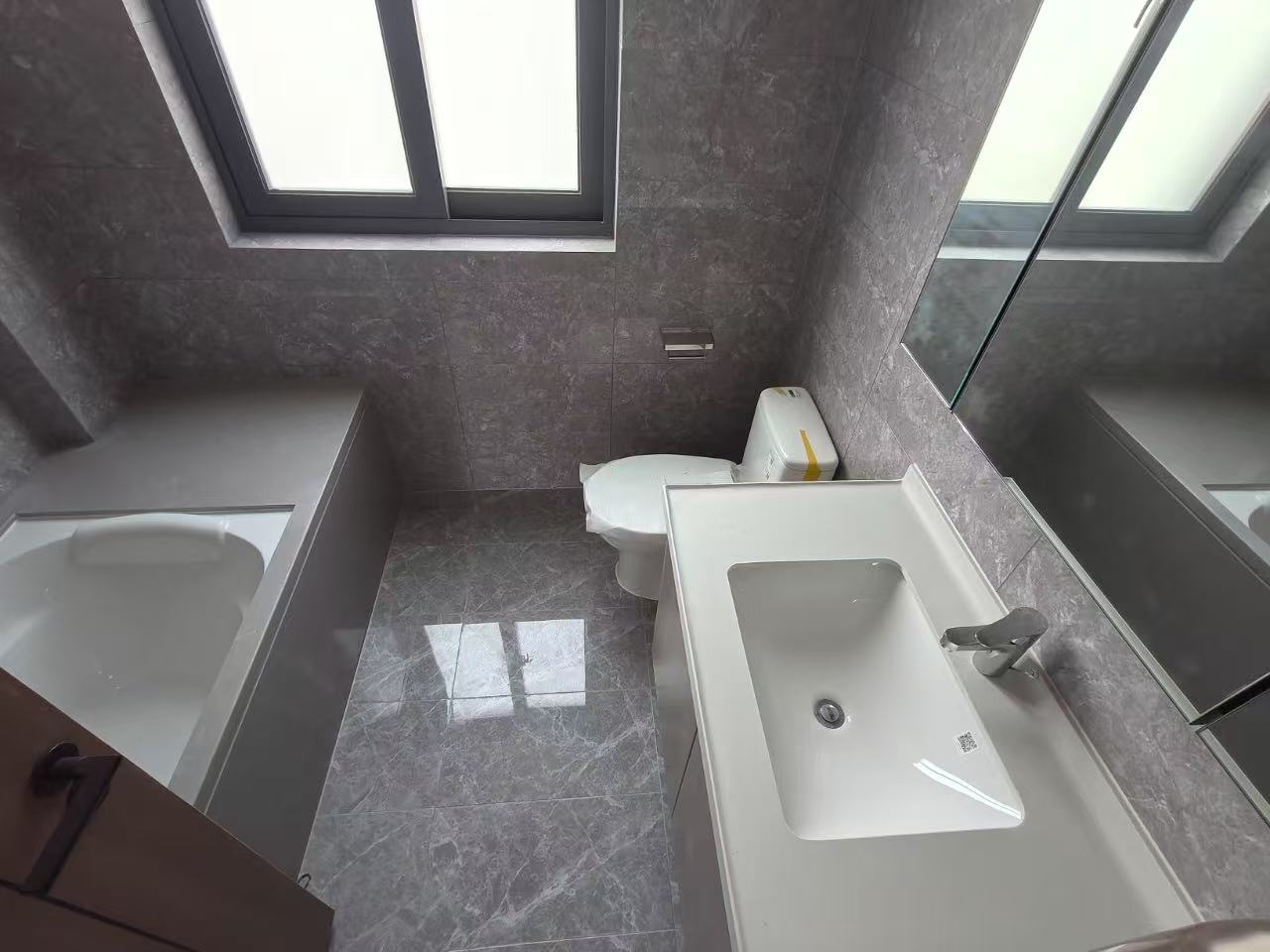 华宇锦绣澜湾 4室2厅2卫 143m&sup2;