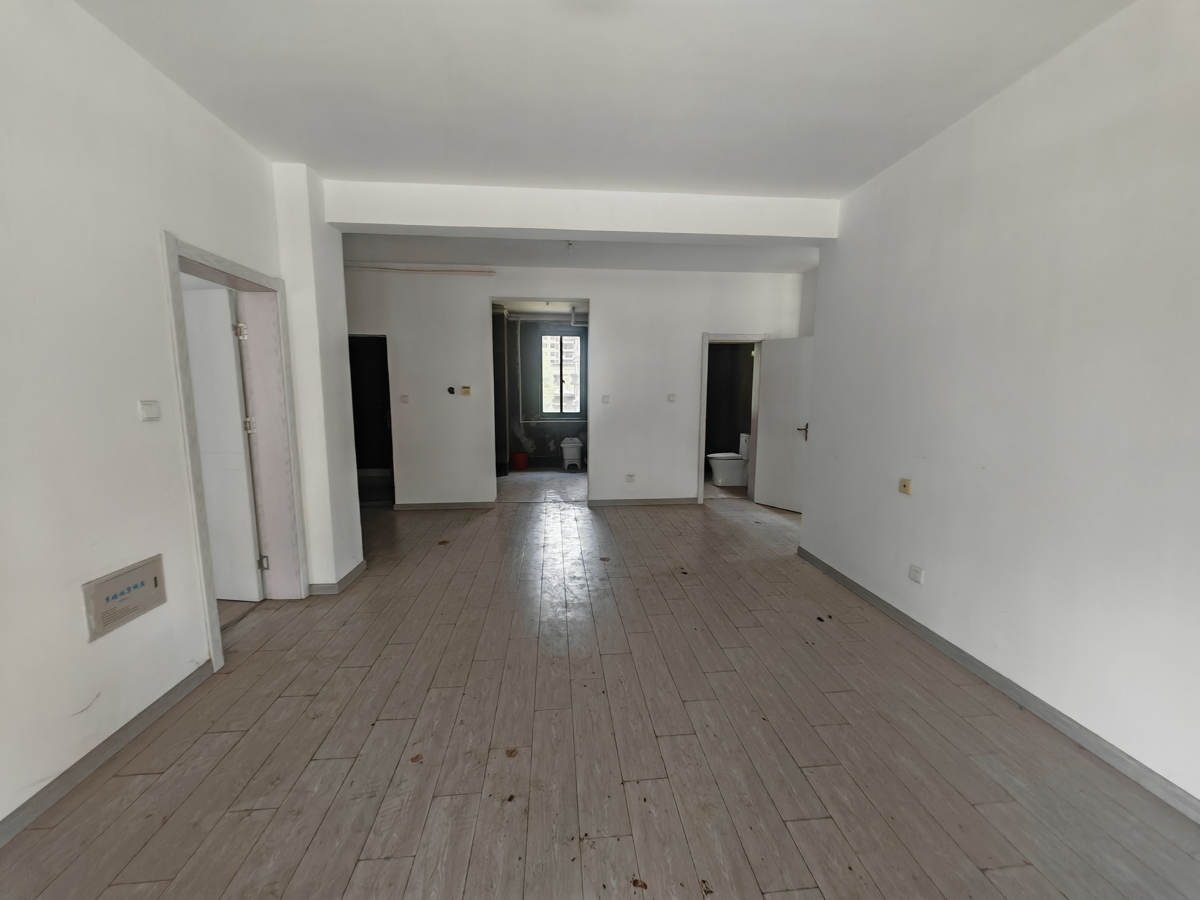 银河湾 4室2厅2卫 149.89m&sup2;