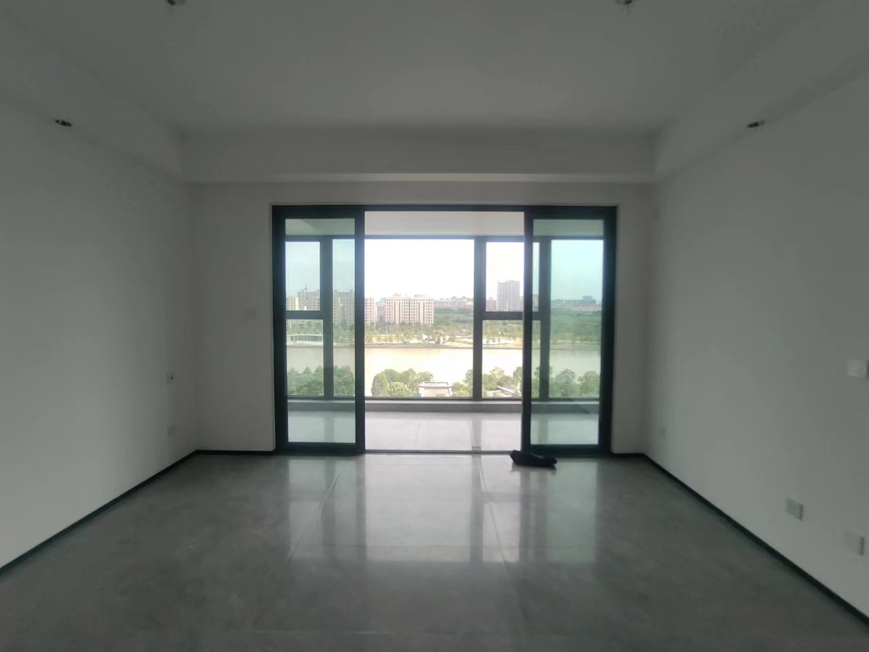 中铁壹号院 3室2厅2卫 142m&sup2;