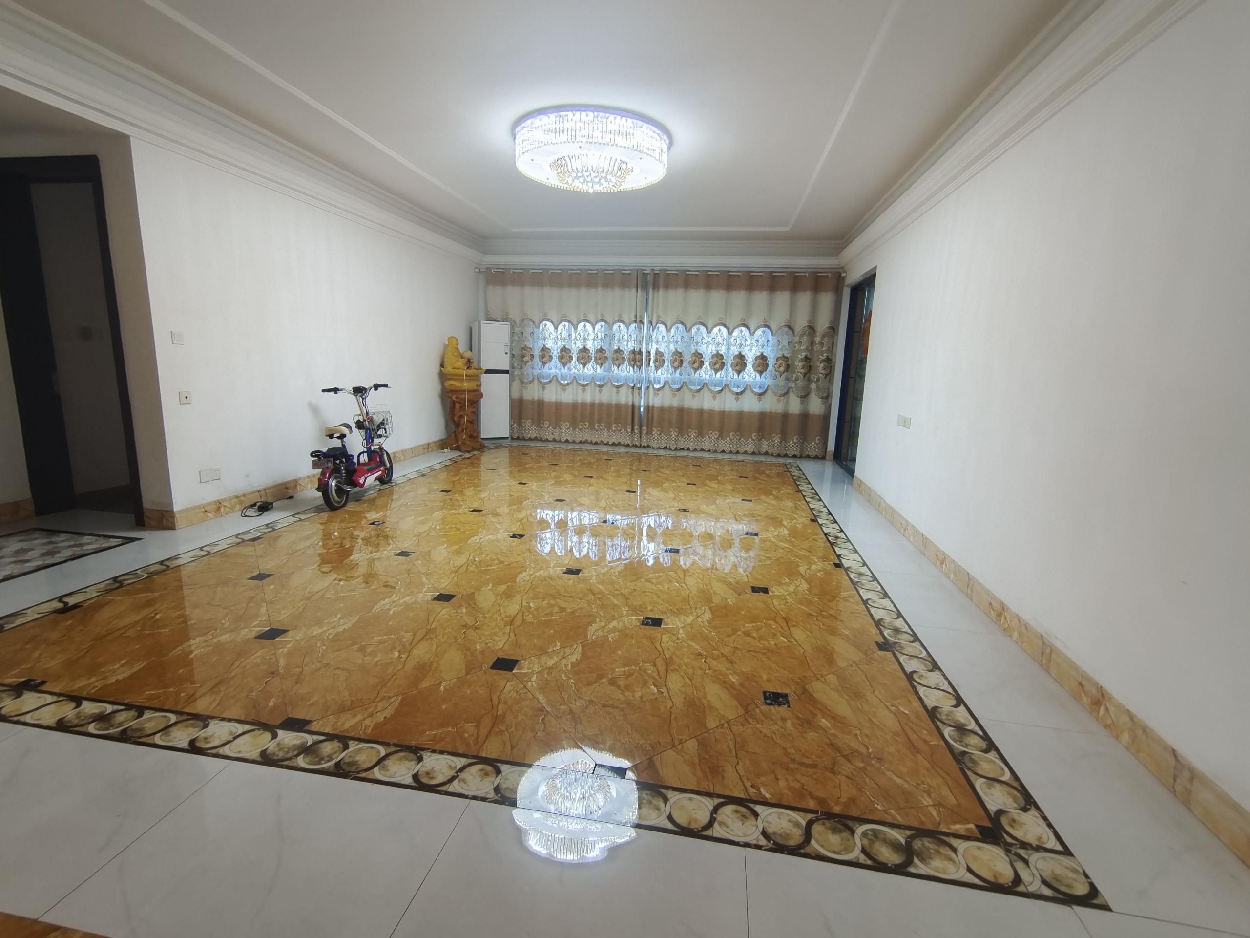 碧桂园(南通经济技术开发区) 5室2厅3卫 257.00m&sup2;
