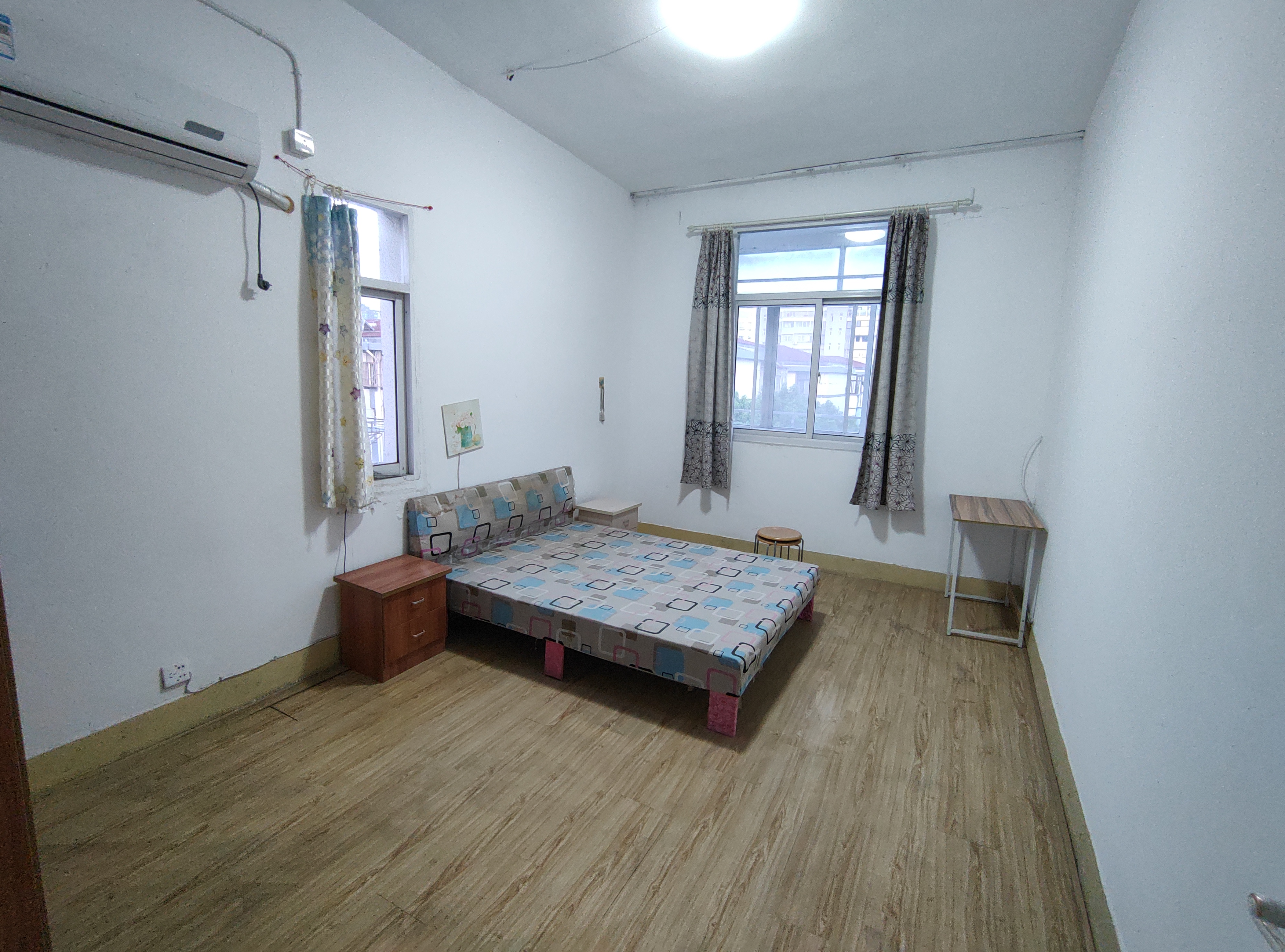 濠东路39号 3室2厅1卫 83.00m&sup2;