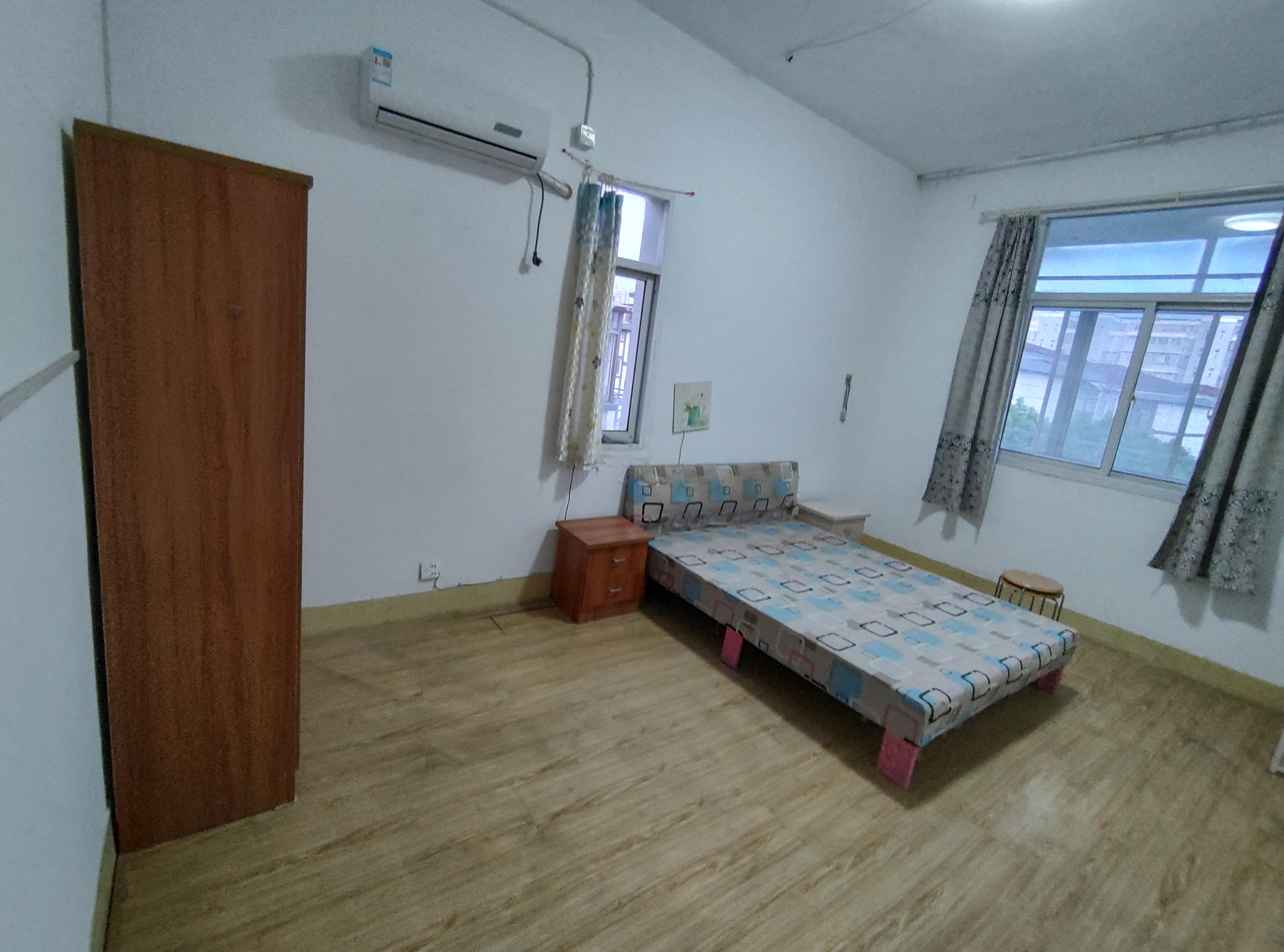 濠东路39号 3室2厅1卫 83.00m&sup2;