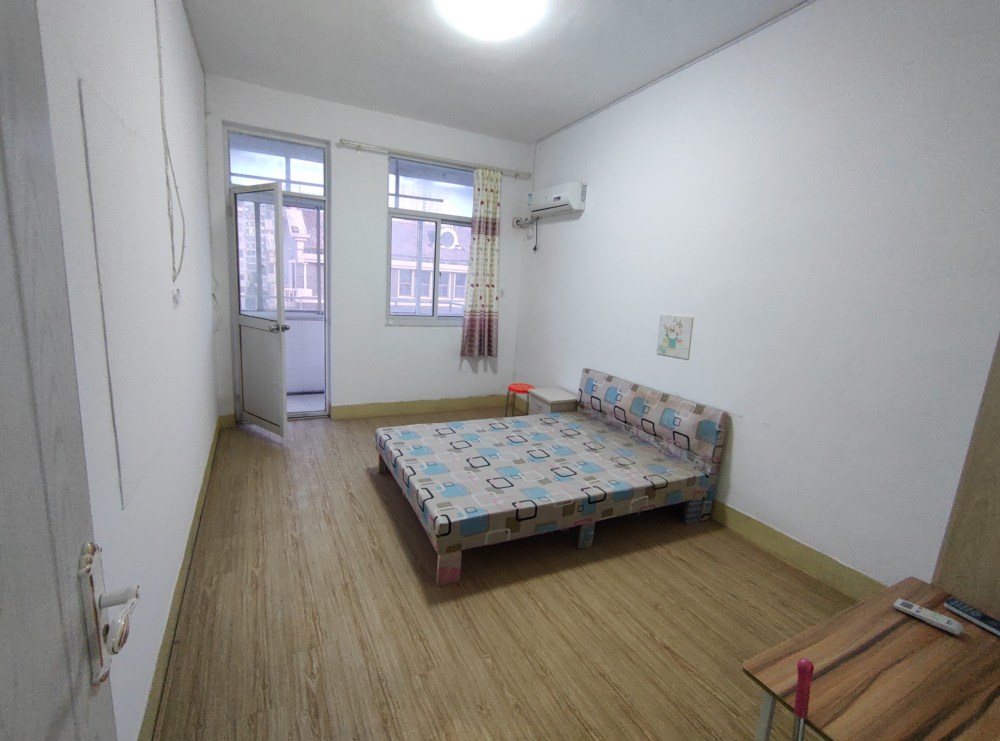 濠东路39号 3室2厅1卫 83.00m&sup2;