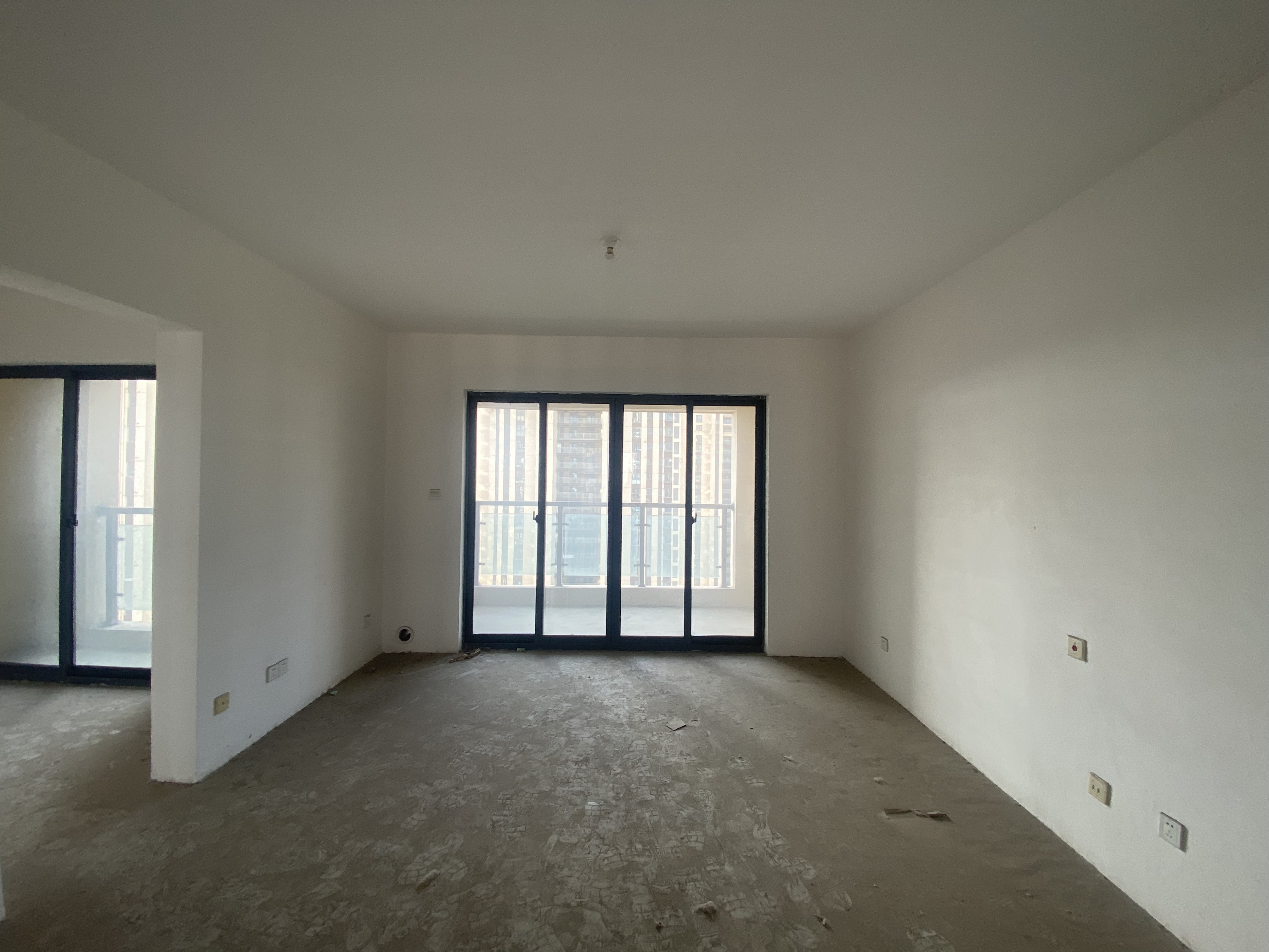 万达华府 4室2厅2卫 140.94m²