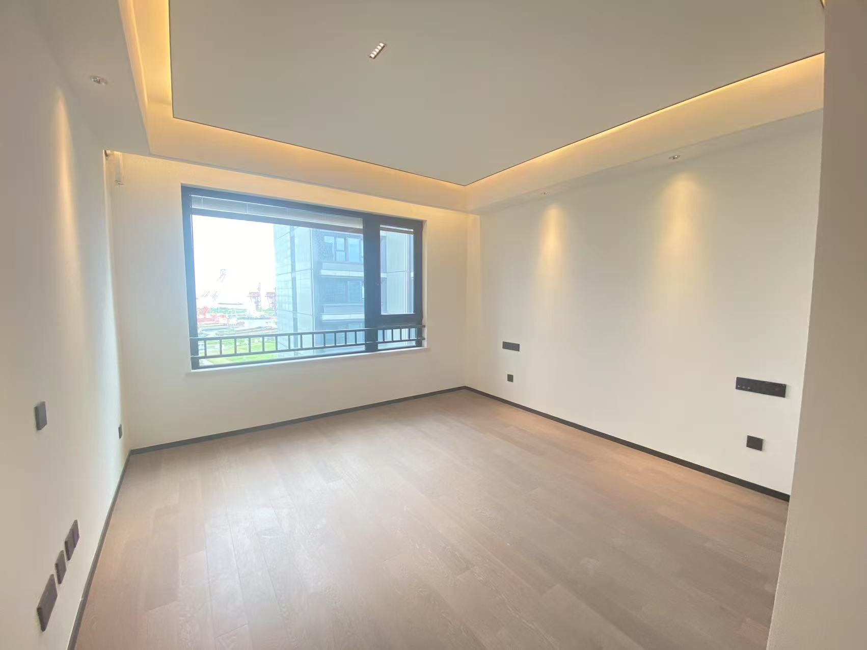 滨江玺 3室2厅3卫 190m&sup2;