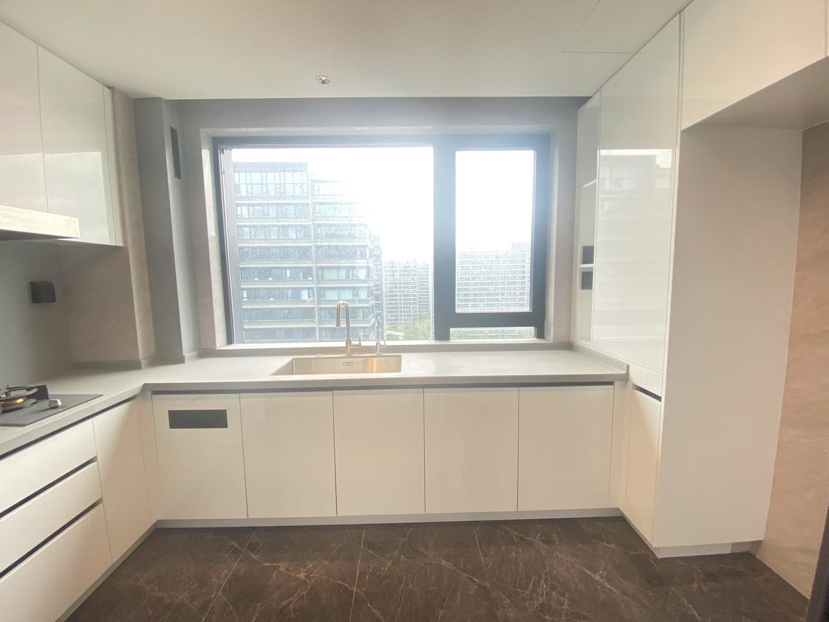 滨江玺 3室2厅3卫 190m&sup2;
