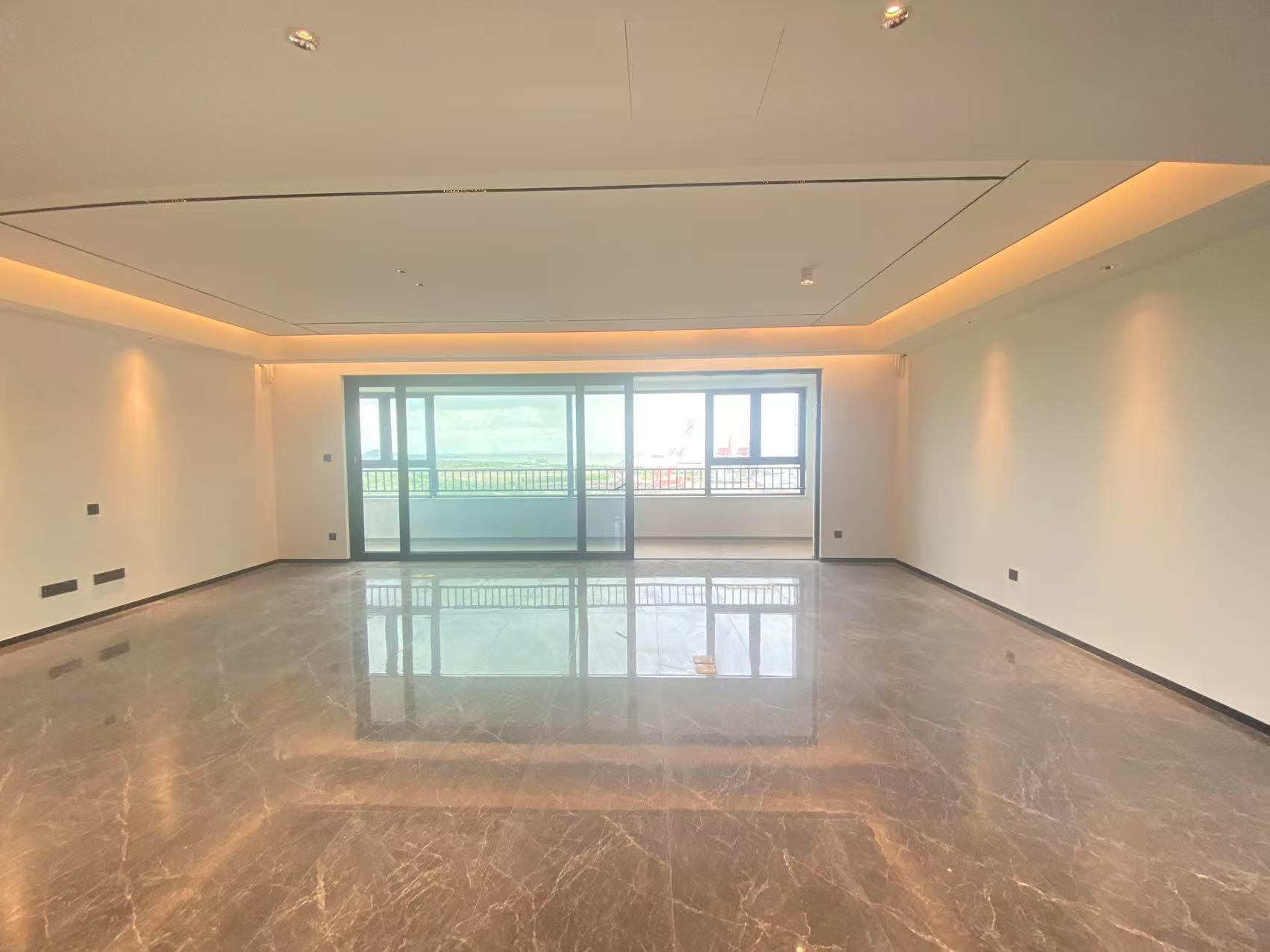 滨江玺 3室2厅3卫 190m²