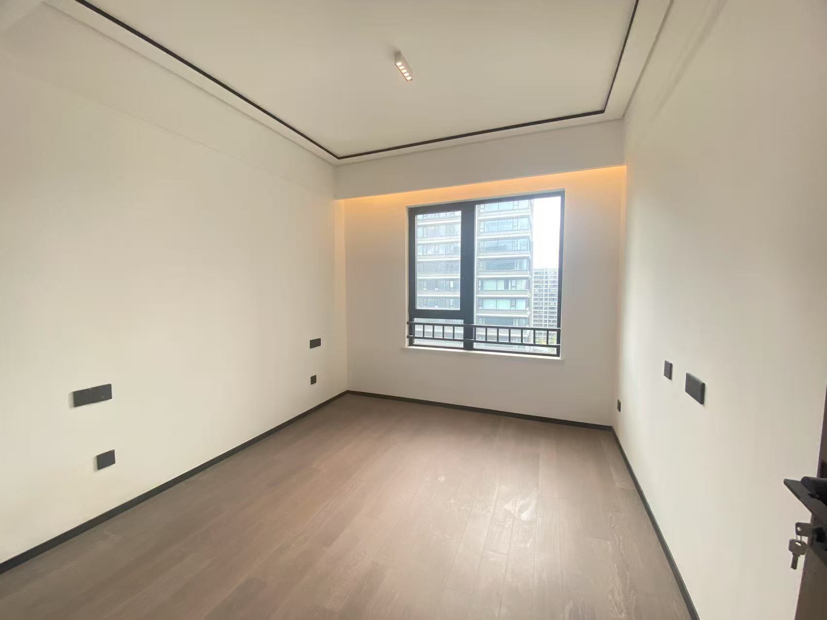 滨江玺 3室2厅3卫 190m&sup2;