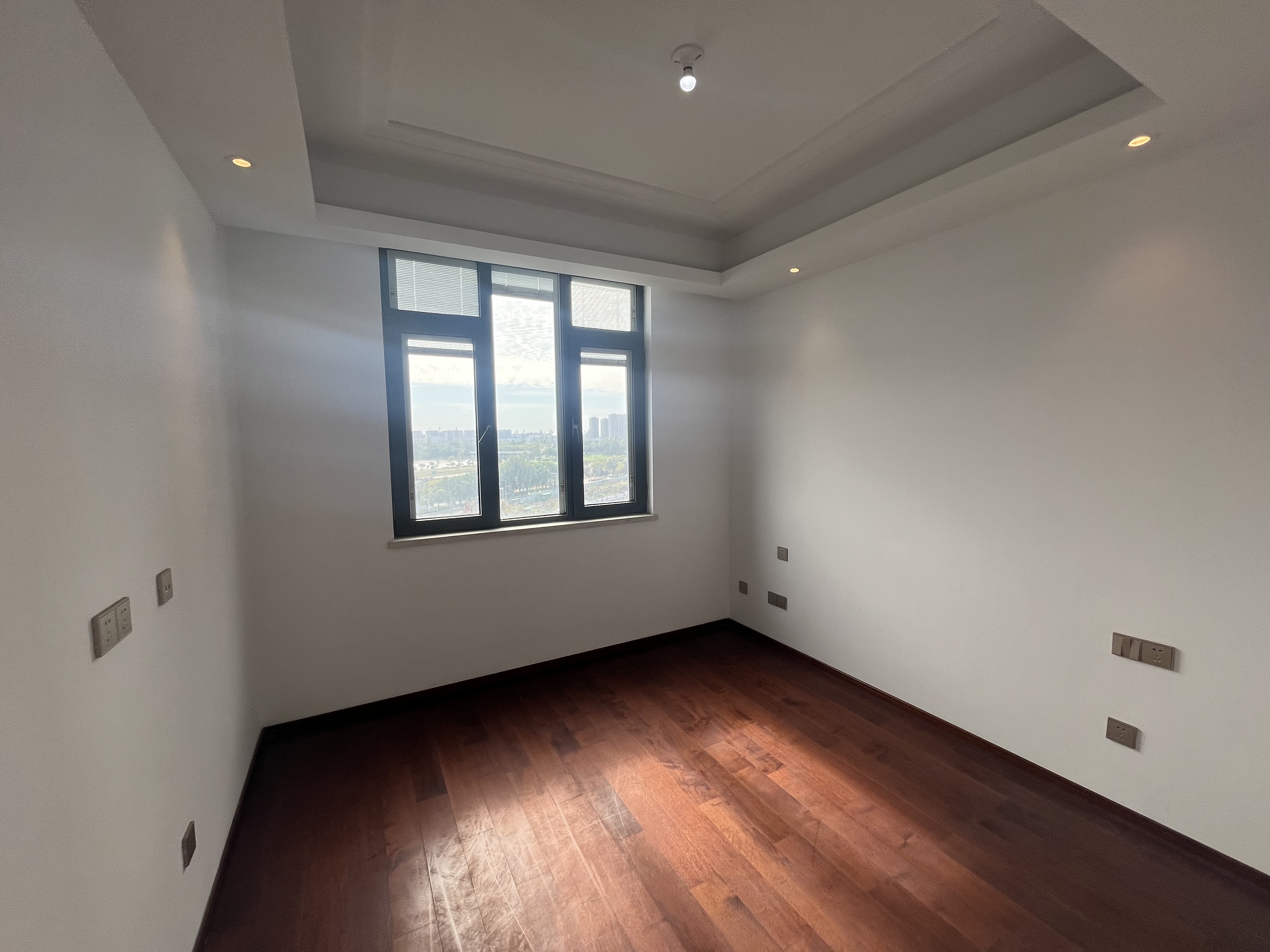 春江阅 4室2厅3卫 185.00m&sup2;