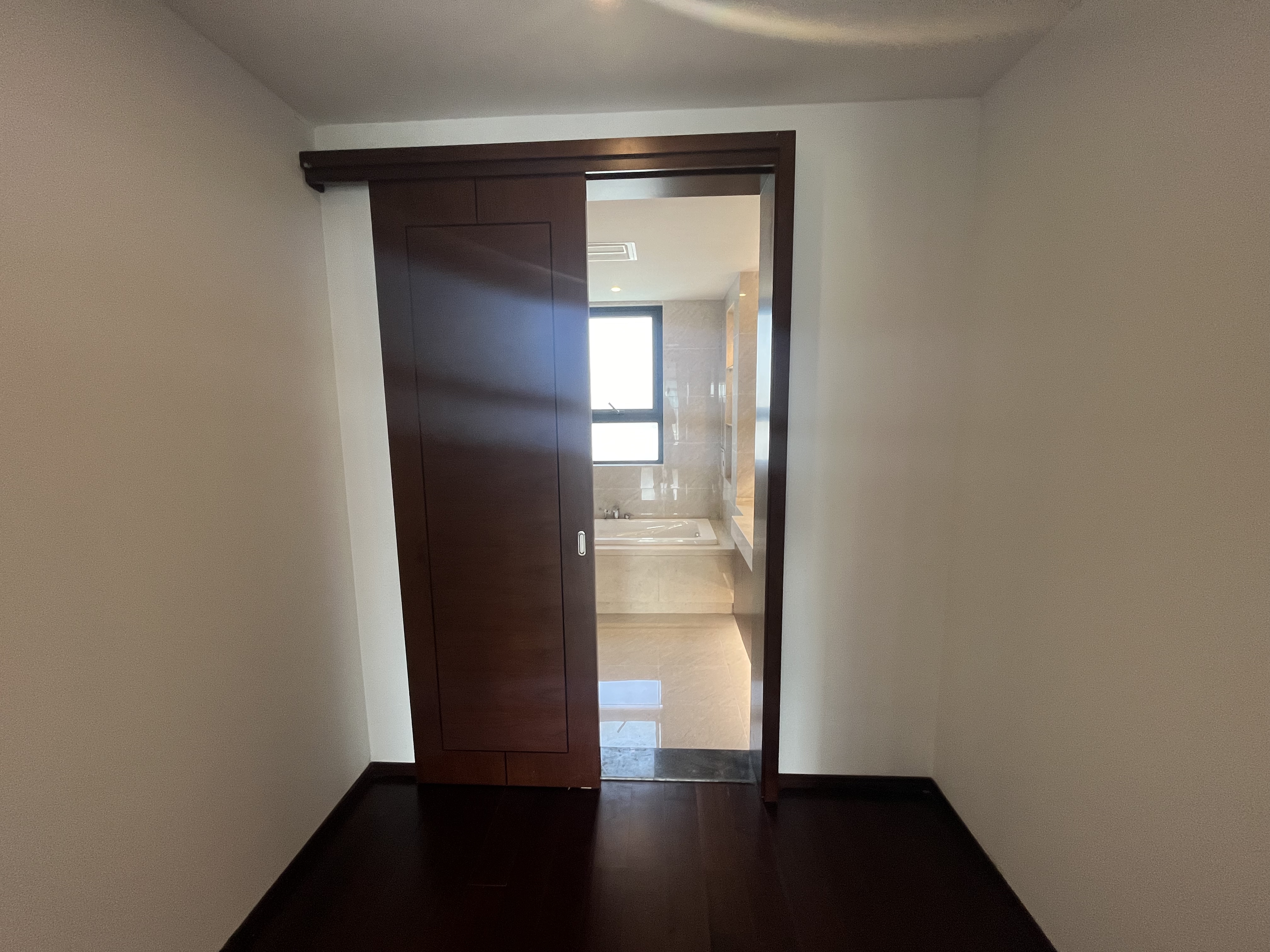 春江阅 4室2厅3卫 185.00m&sup2;