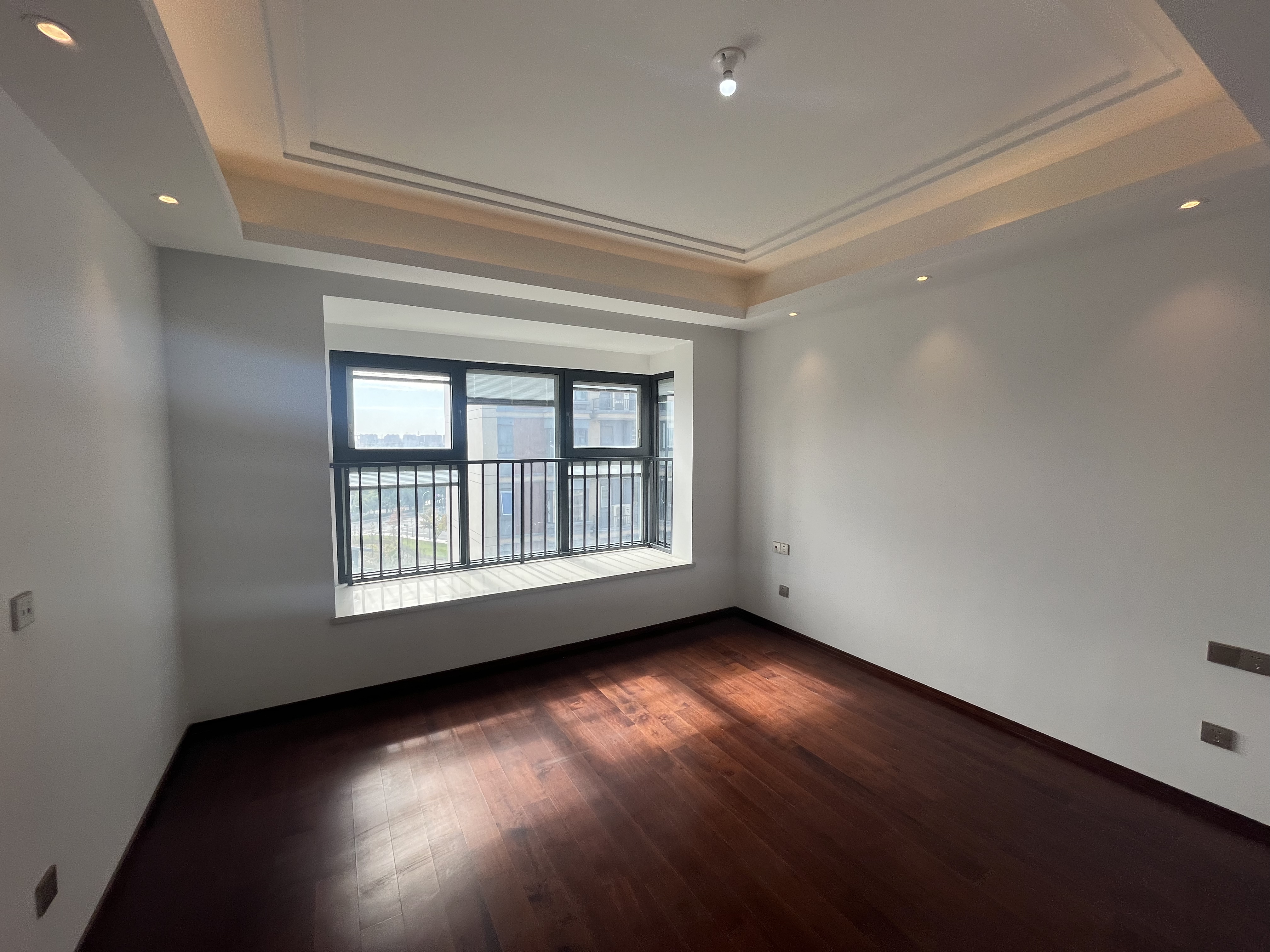 春江阅 4室2厅3卫 185.00m&sup2;