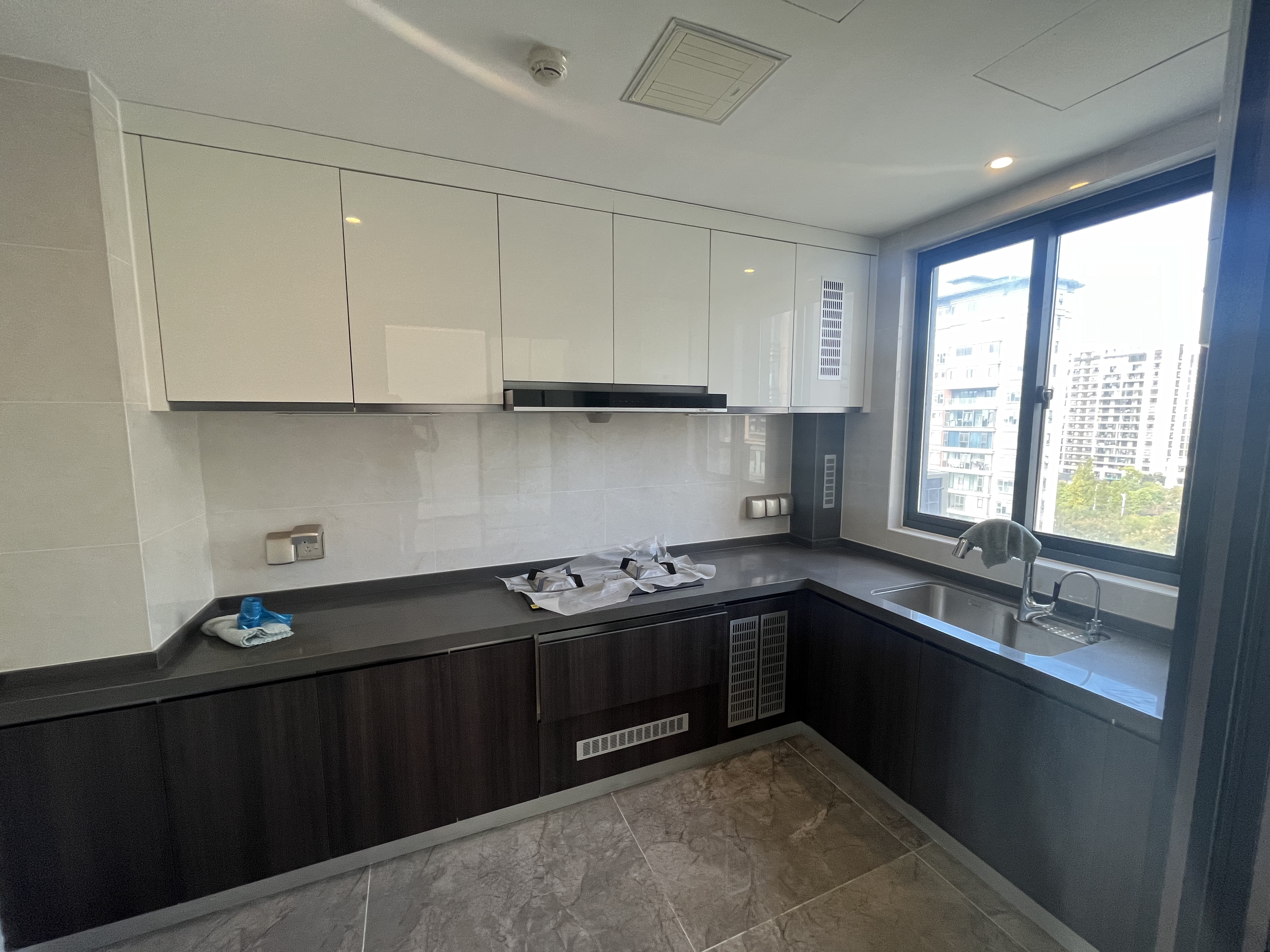 春江阅 4室2厅3卫 185.00m&sup2;